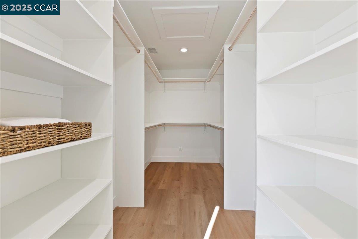 Detail Gallery Image 19 of 35 For 177 Ivy Dr, Orinda,  CA 94563 - 4 Beds | 3 Baths