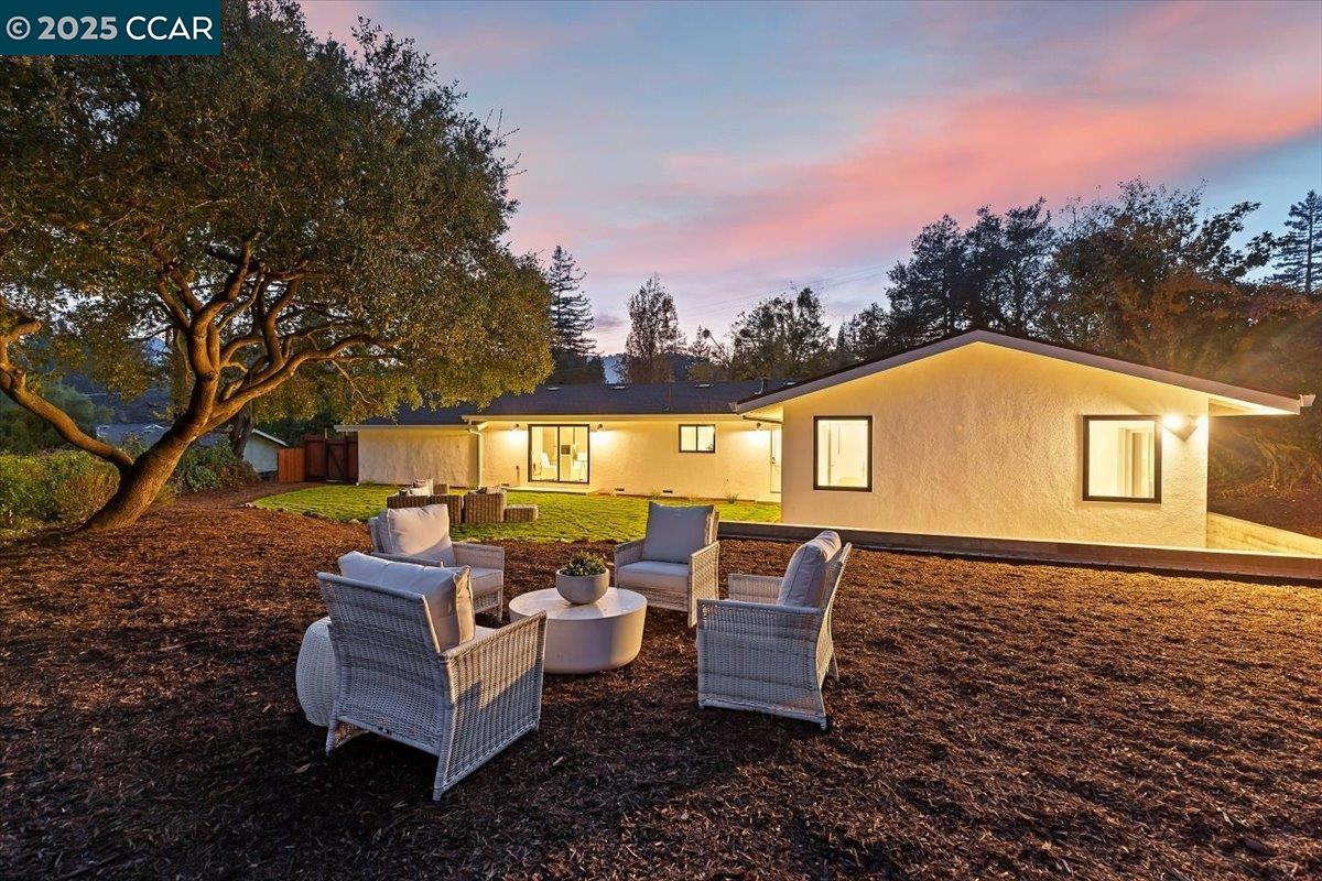 Detail Gallery Image 30 of 35 For 177 Ivy Dr, Orinda,  CA 94563 - 4 Beds | 3 Baths