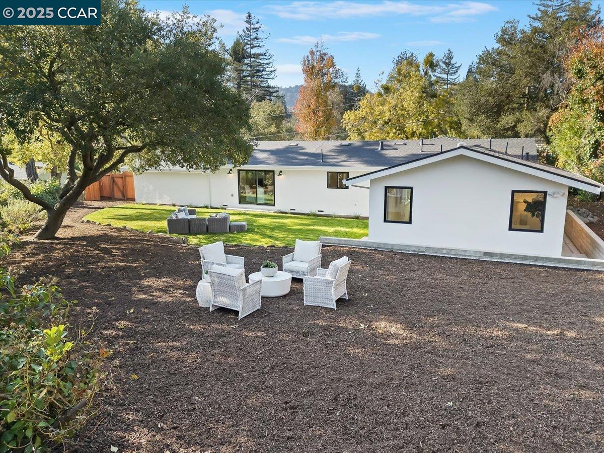 Detail Gallery Image 31 of 35 For 177 Ivy Dr, Orinda,  CA 94563 - 4 Beds | 3 Baths