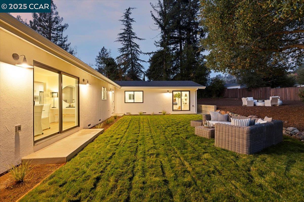 Detail Gallery Image 32 of 35 For 177 Ivy Dr, Orinda,  CA 94563 - 4 Beds | 3 Baths