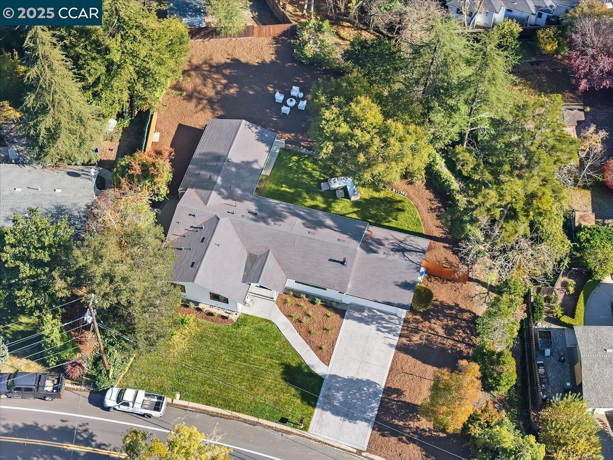 Detail Gallery Image 35 of 35 For 177 Ivy Dr, Orinda,  CA 94563 - 4 Beds | 3 Baths