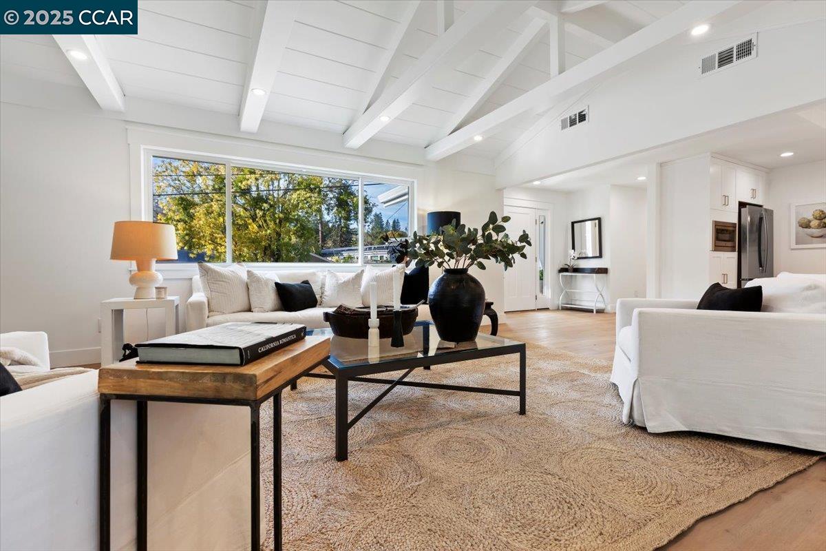 Detail Gallery Image 5 of 35 For 177 Ivy Dr, Orinda,  CA 94563 - 4 Beds | 3 Baths