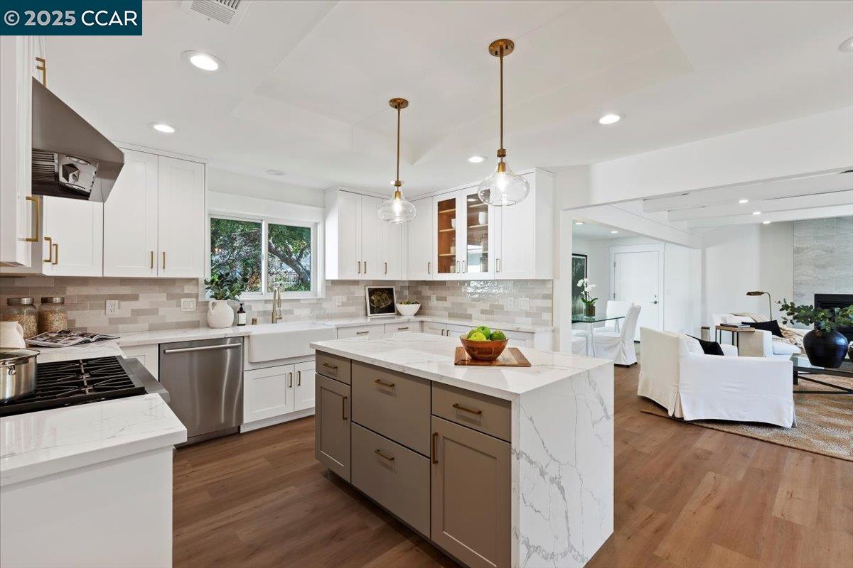 Detail Gallery Image 9 of 35 For 177 Ivy Dr, Orinda,  CA 94563 - 4 Beds | 3 Baths