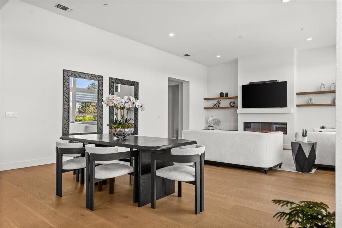 Detail Gallery Image 16 of 60 For 303 Emmet Pl, Concord,  CA 94521 - 5 Beds | 3/1 Baths