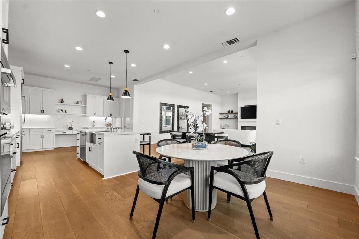 Detail Gallery Image 17 of 60 For 303 Emmet Pl, Concord,  CA 94521 - 5 Beds | 3/1 Baths