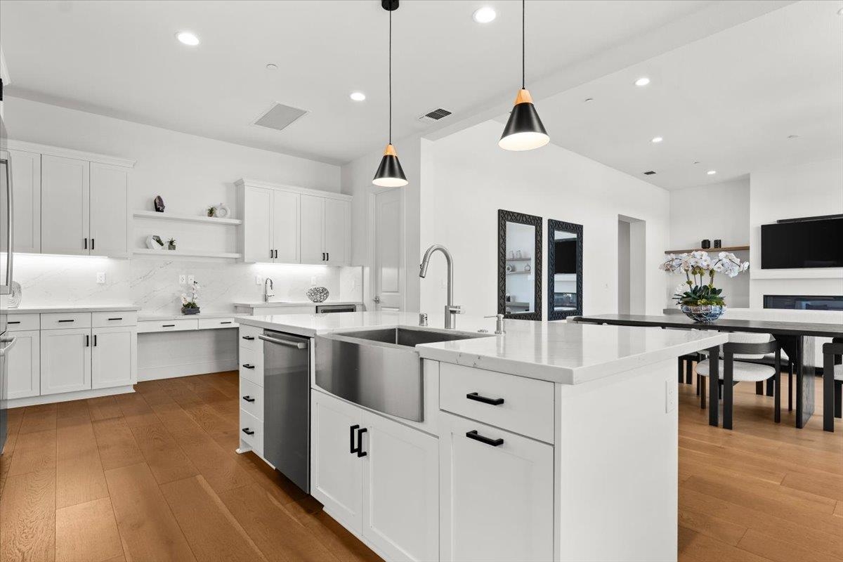 Detail Gallery Image 24 of 60 For 303 Emmet Pl, Concord,  CA 94521 - 5 Beds | 3/1 Baths