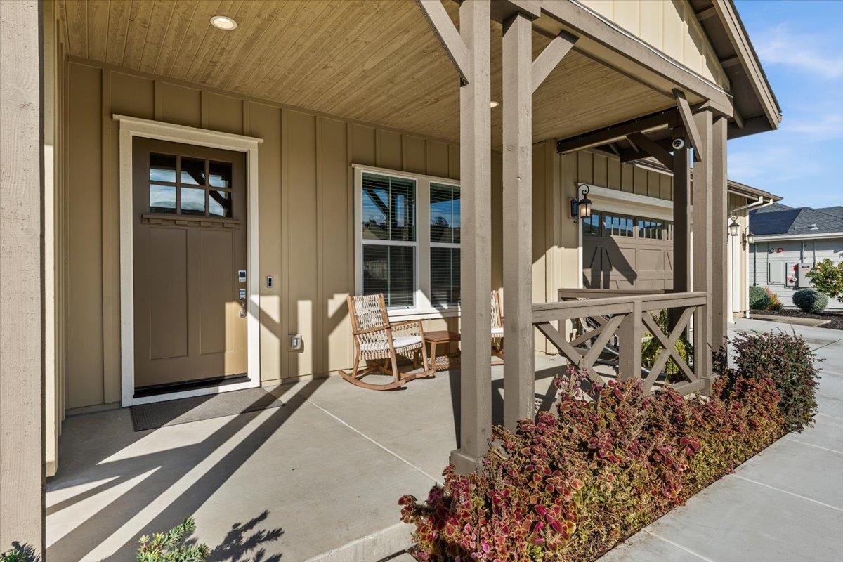 Detail Gallery Image 4 of 60 For 303 Emmet Pl, Concord,  CA 94521 - 5 Beds | 3/1 Baths