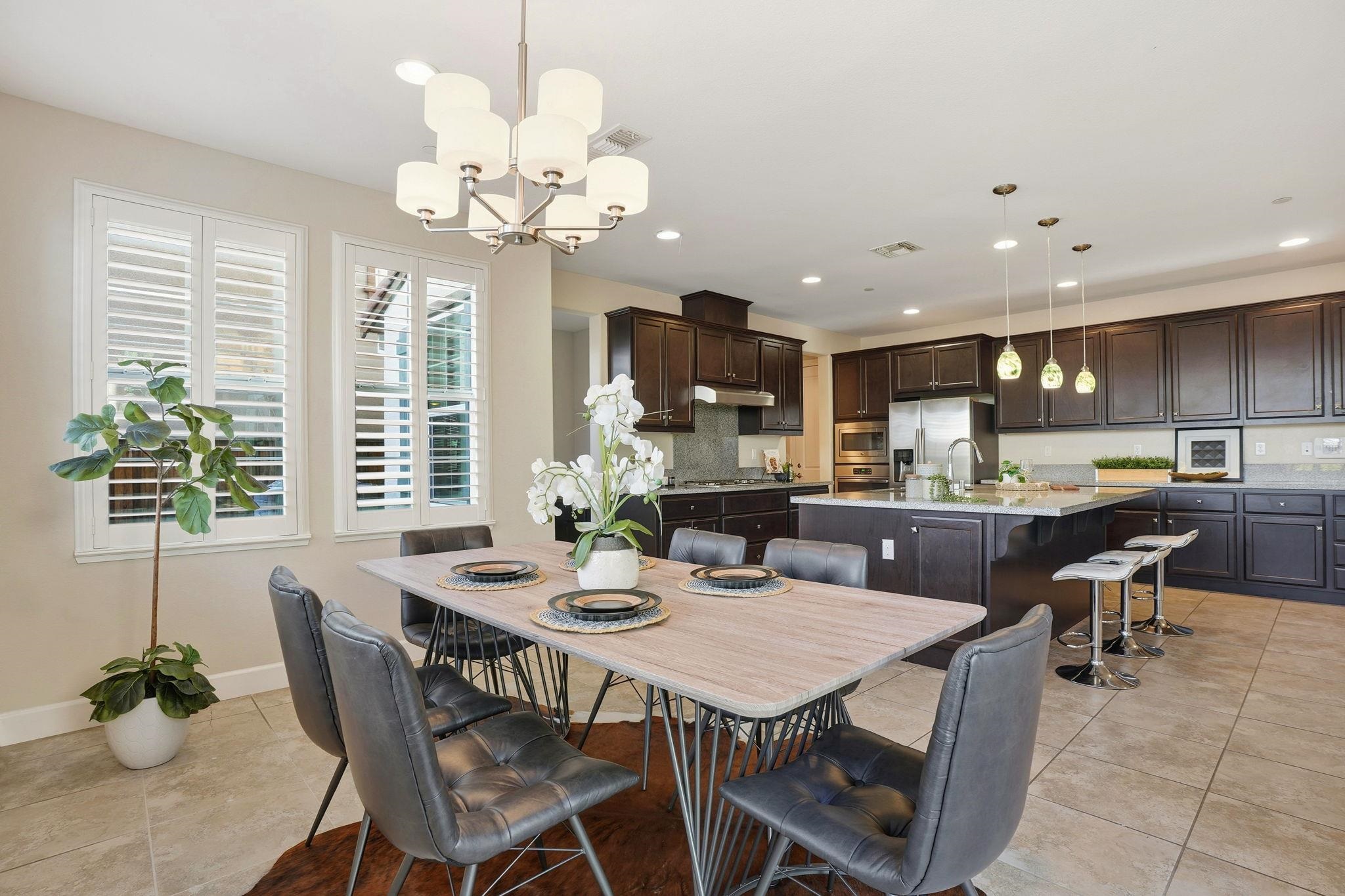 Detail Gallery Image 14 of 55 For 1110 S Vecindad St, Mountain House,  CA 95391 - 4 Beds | 3/1 Baths