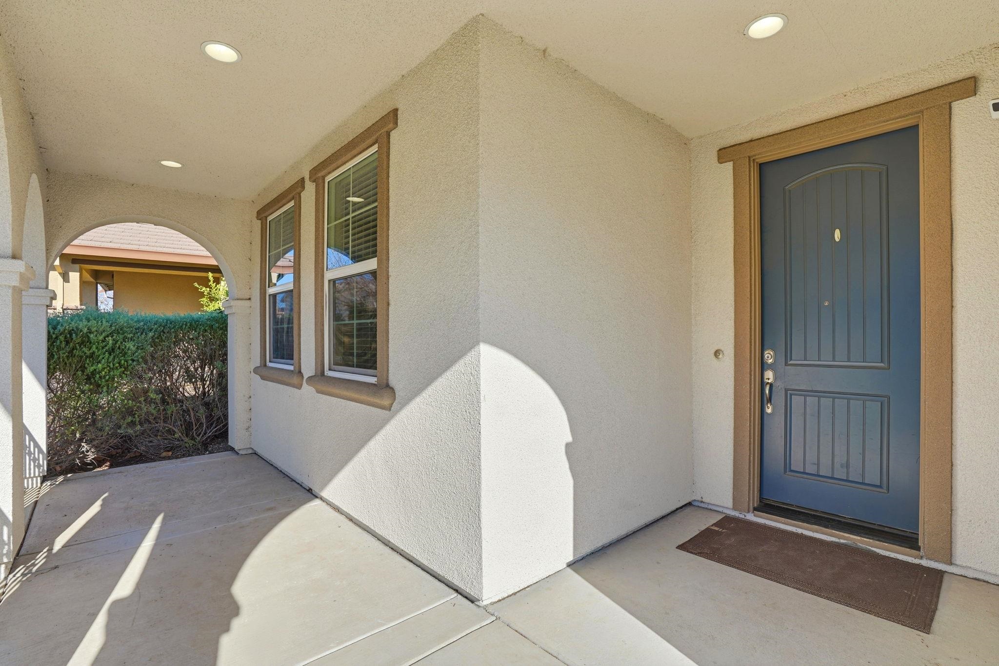 Detail Gallery Image 4 of 55 For 1110 S Vecindad St, Mountain House,  CA 95391 - 4 Beds | 3/1 Baths