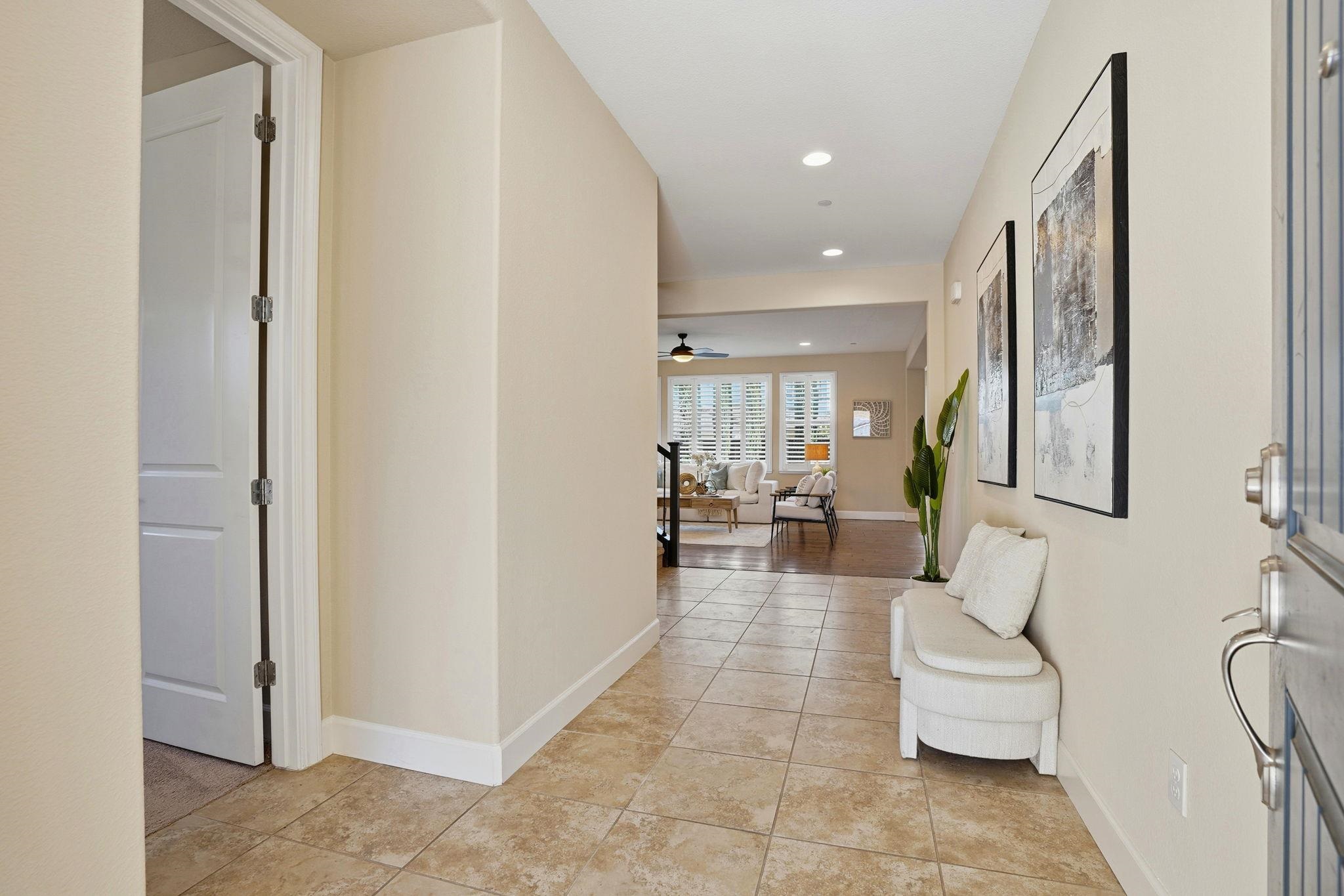 Detail Gallery Image 5 of 55 For 1110 S Vecindad St, Mountain House,  CA 95391 - 4 Beds | 3/1 Baths