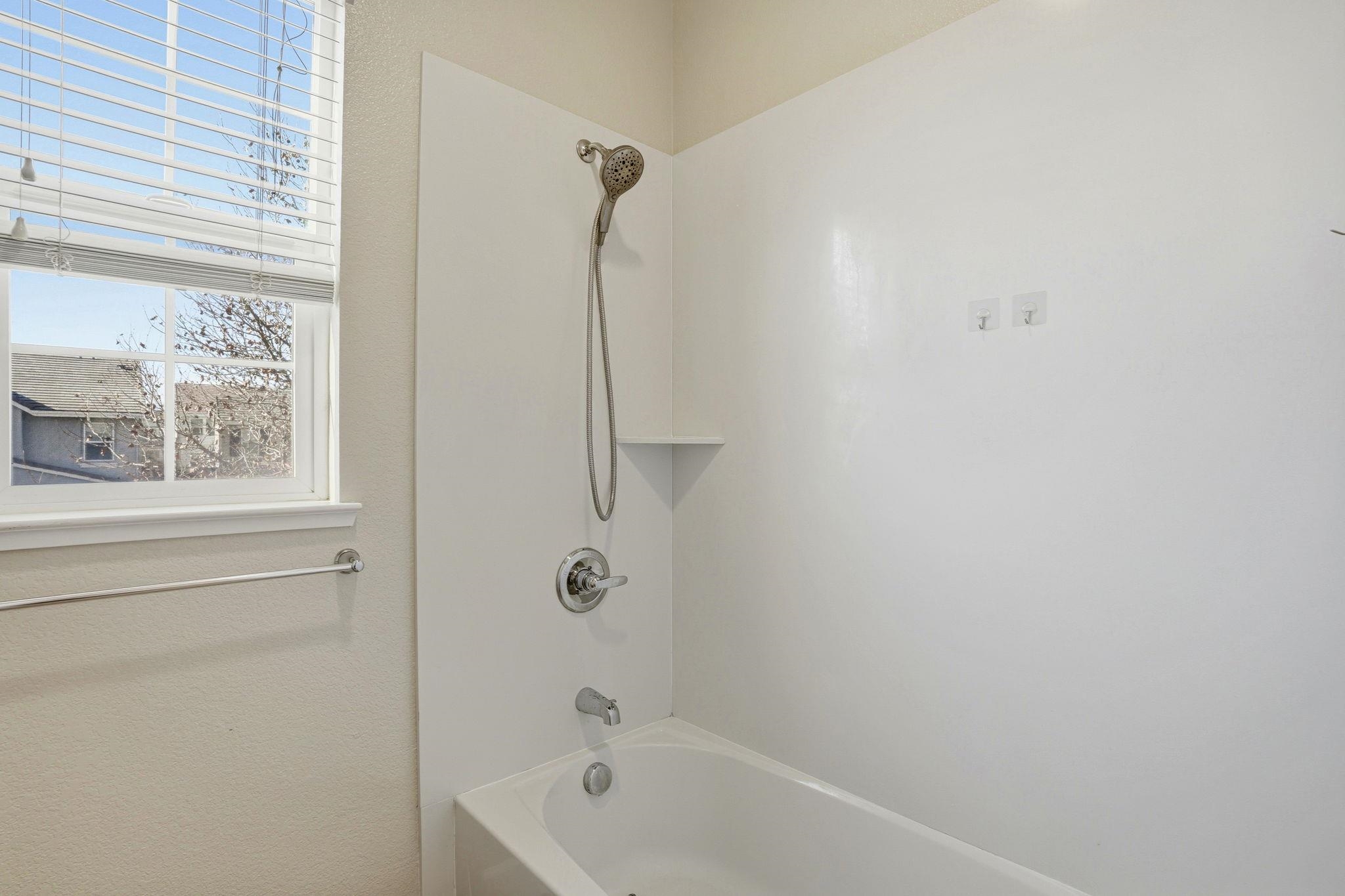 Detail Gallery Image 43 of 55 For 1110 S Vecindad St, Mountain House,  CA 95391 - 4 Beds | 3/1 Baths