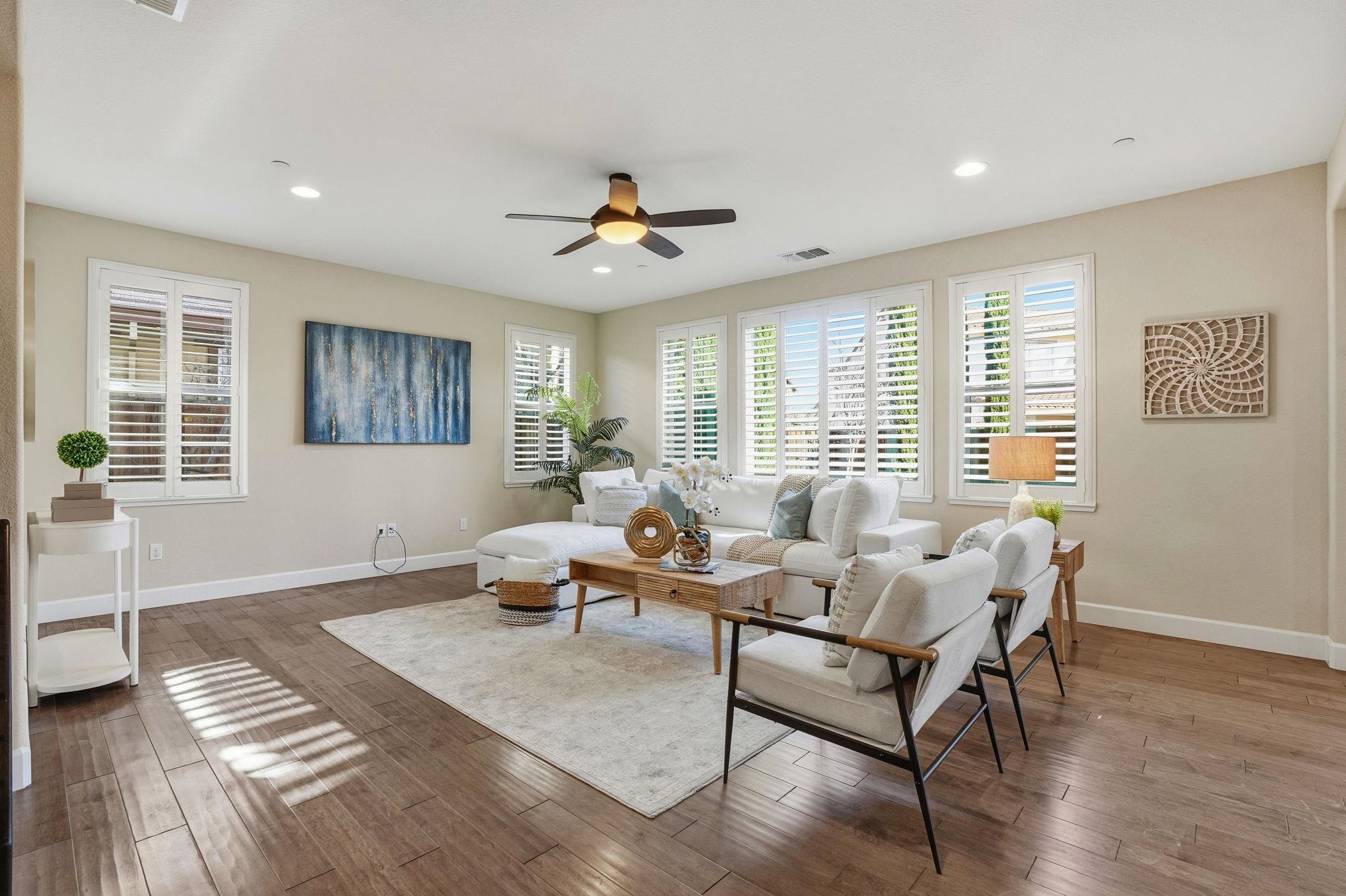 Detail Gallery Image 6 of 55 For 1110 S Vecindad St, Mountain House,  CA 95391 - 4 Beds | 3/1 Baths