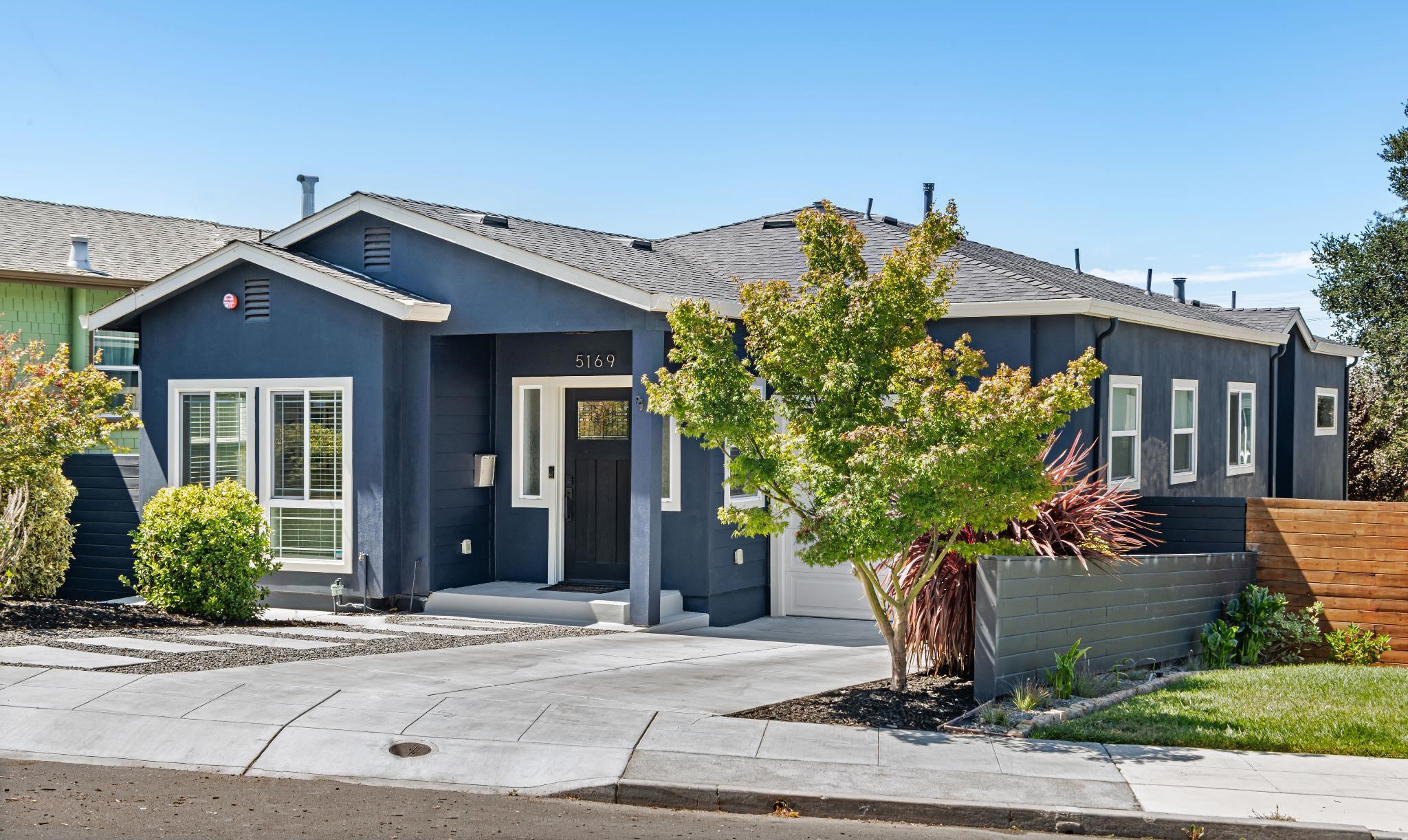 Front Image Thumbnail for EB41120332