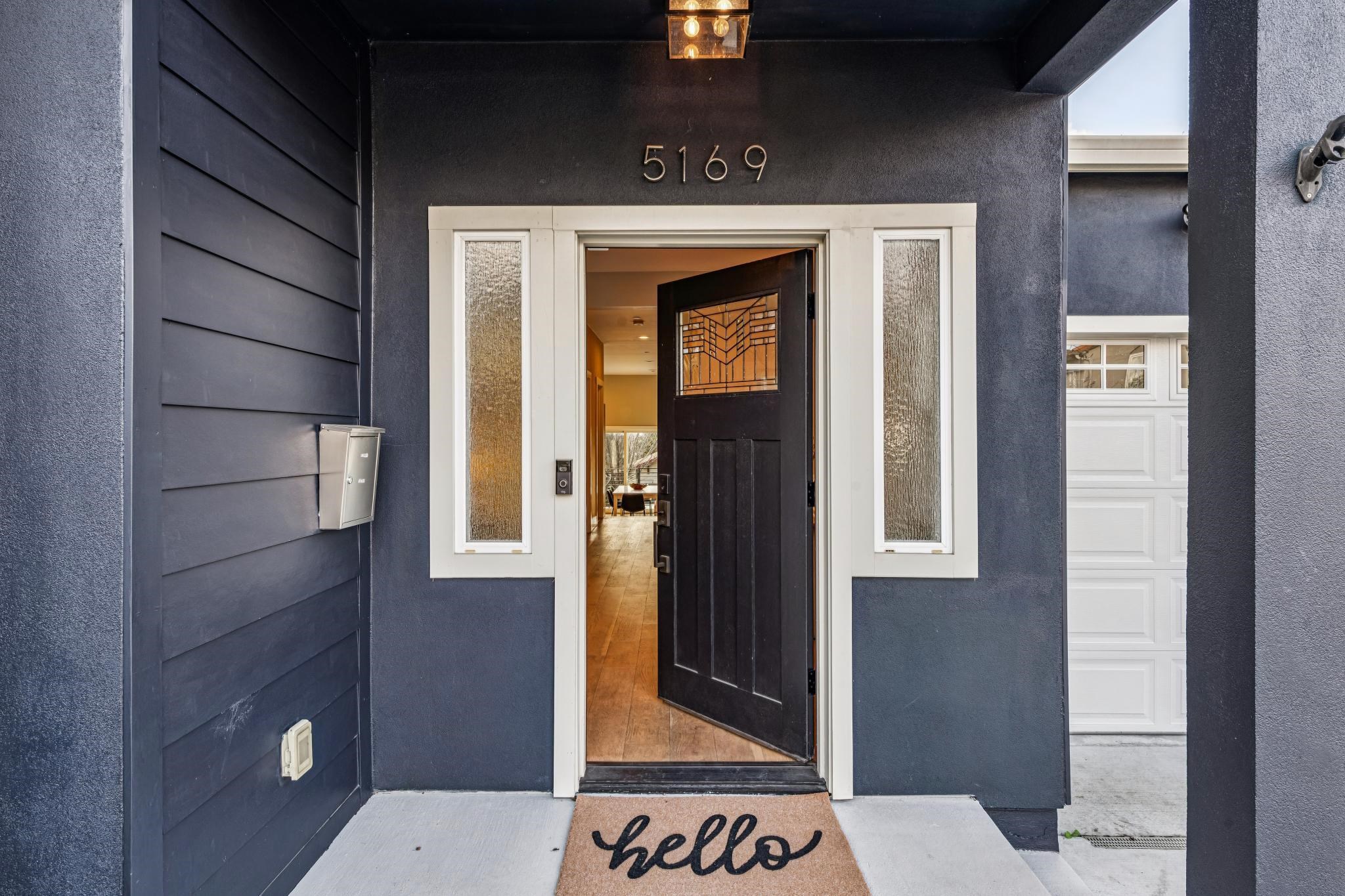 Detail Gallery Image 5 of 44 For 5169 Trask St, Oakland,  CA 94601 - 3 Beds | 2 Baths