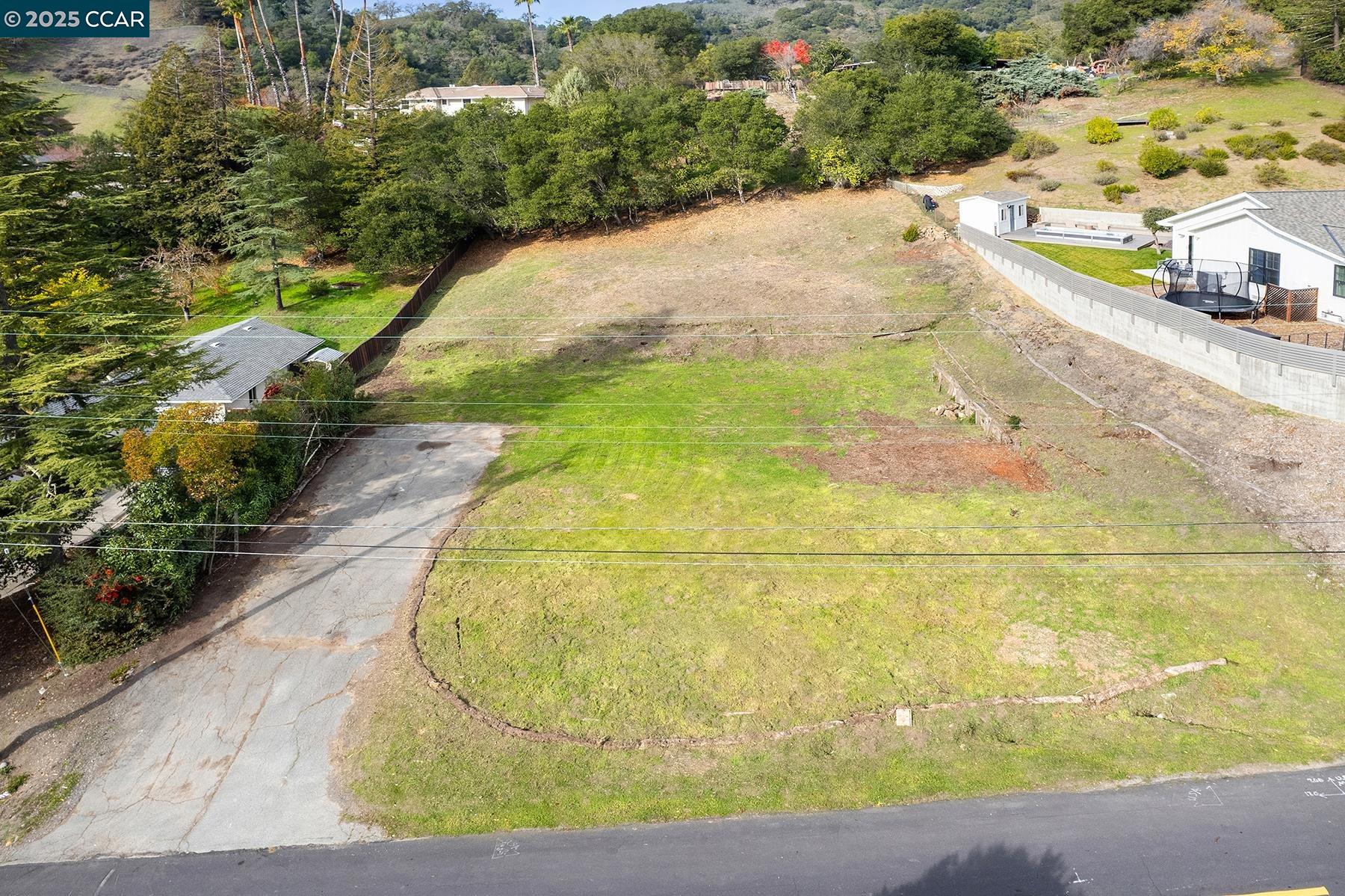 Detail Gallery Image 4 of 10 For 1183 Glen Rd, Lafayette,  CA 94549 - – Beds | – Baths