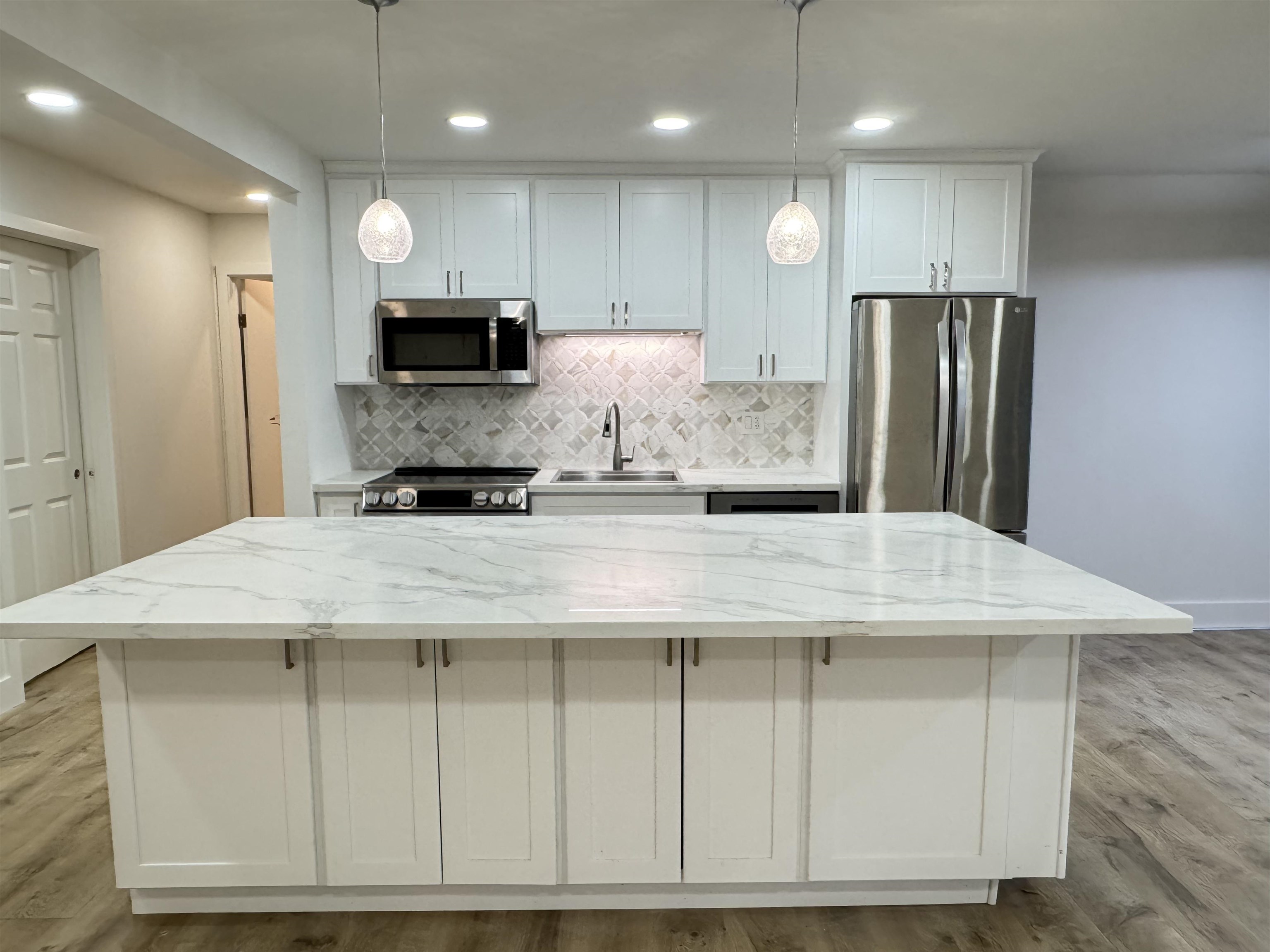 Detail Gallery Image 3 of 9 For 2083 Ascot Dr #131,  Moraga,  CA 94556 - 3 Beds | 2 Baths