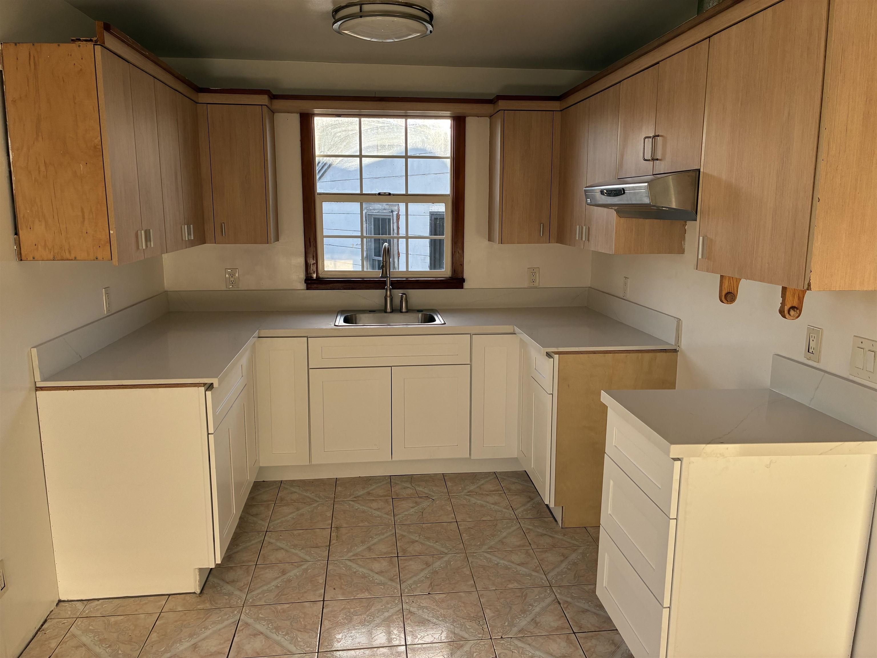 Detail Gallery Image 14 of 17 For 626 La Prenda Dr, Oakland,  CA 94603 - 3 Beds | 1 Baths