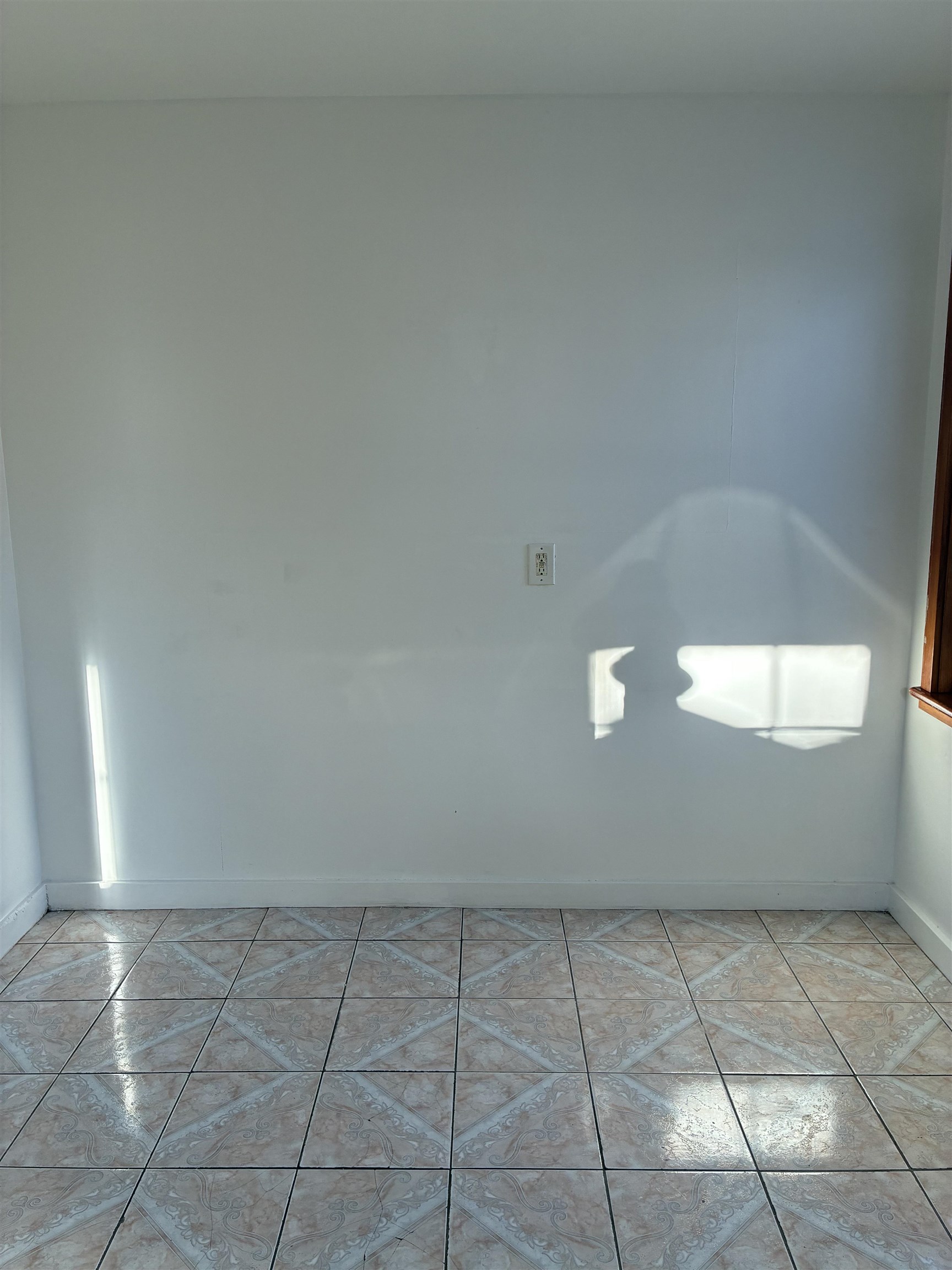 Detail Gallery Image 5 of 17 For 626 La Prenda Dr, Oakland,  CA 94603 - 3 Beds | 1 Baths