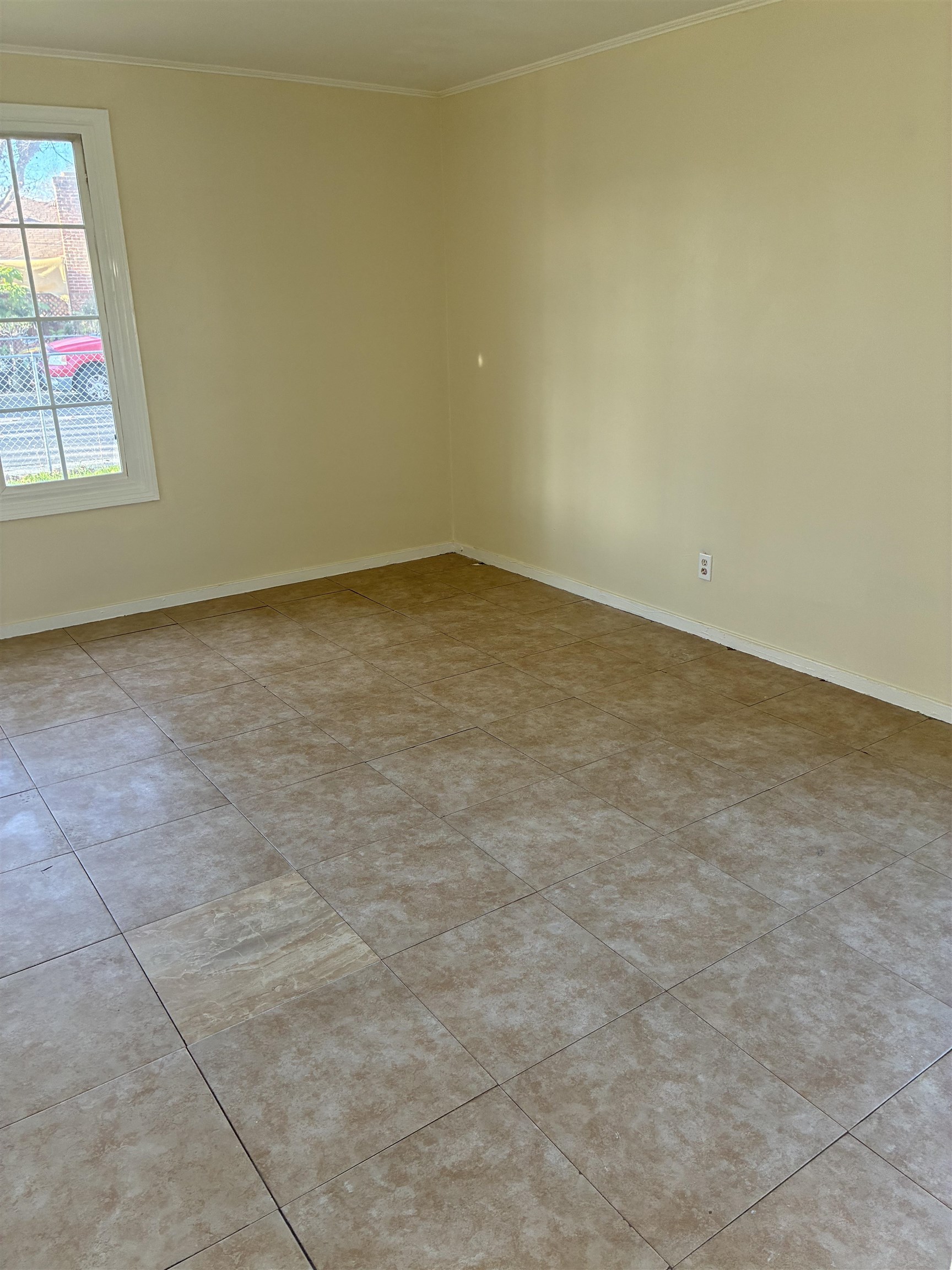 Detail Gallery Image 7 of 17 For 626 La Prenda Dr, Oakland,  CA 94603 - 3 Beds | 1 Baths