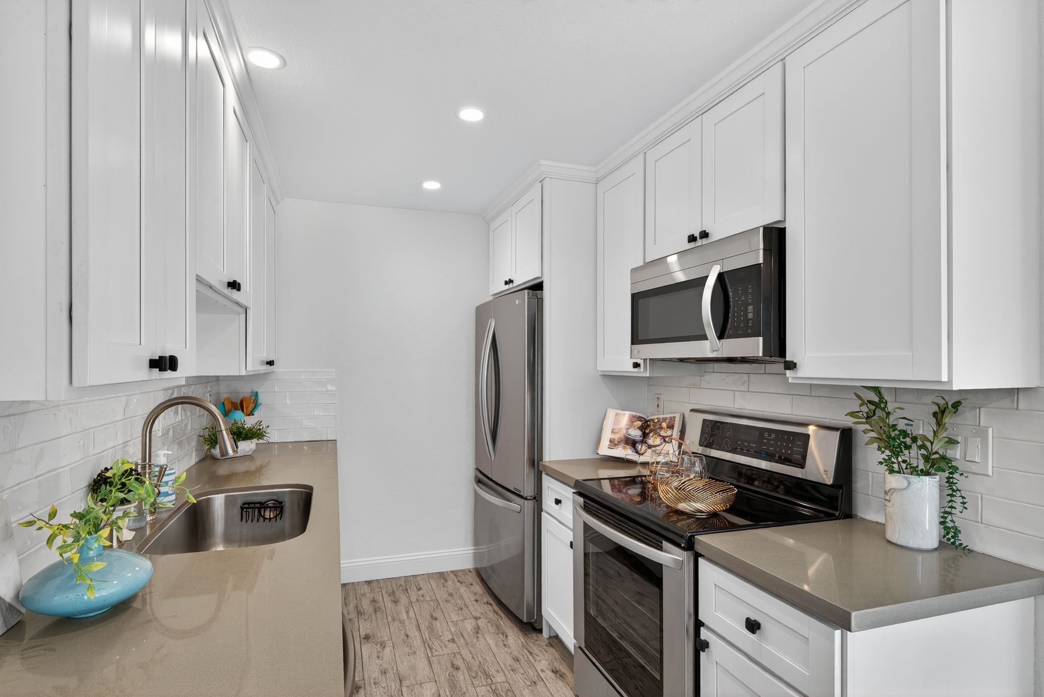 Photo #2: 41120342 Listing: Photo #2