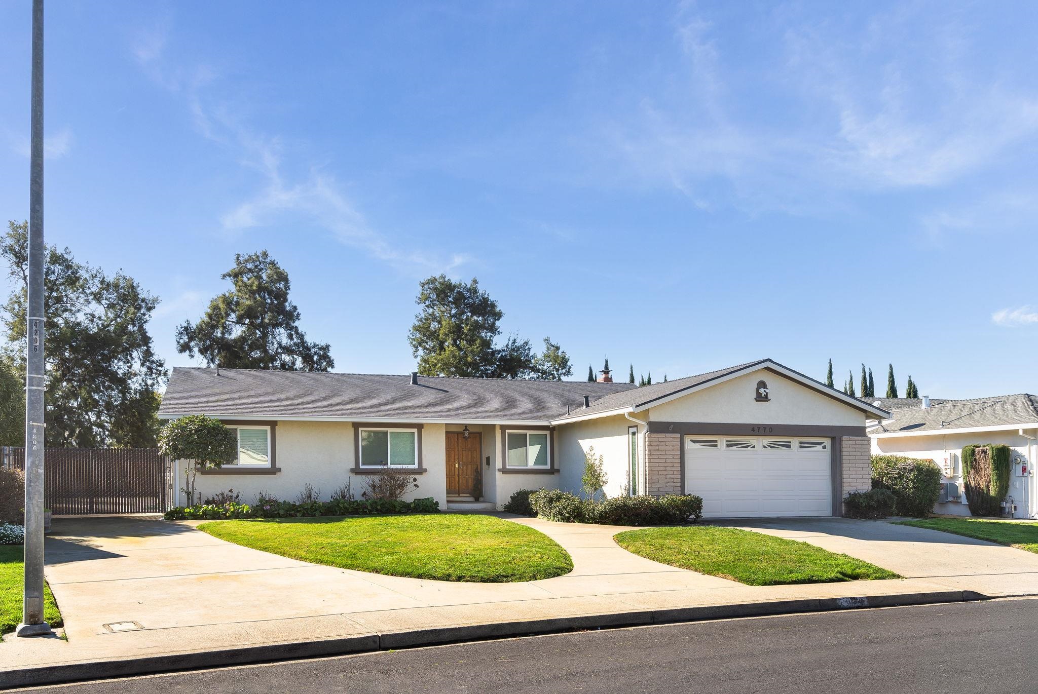 Front Image Thumbnail for CC41120343