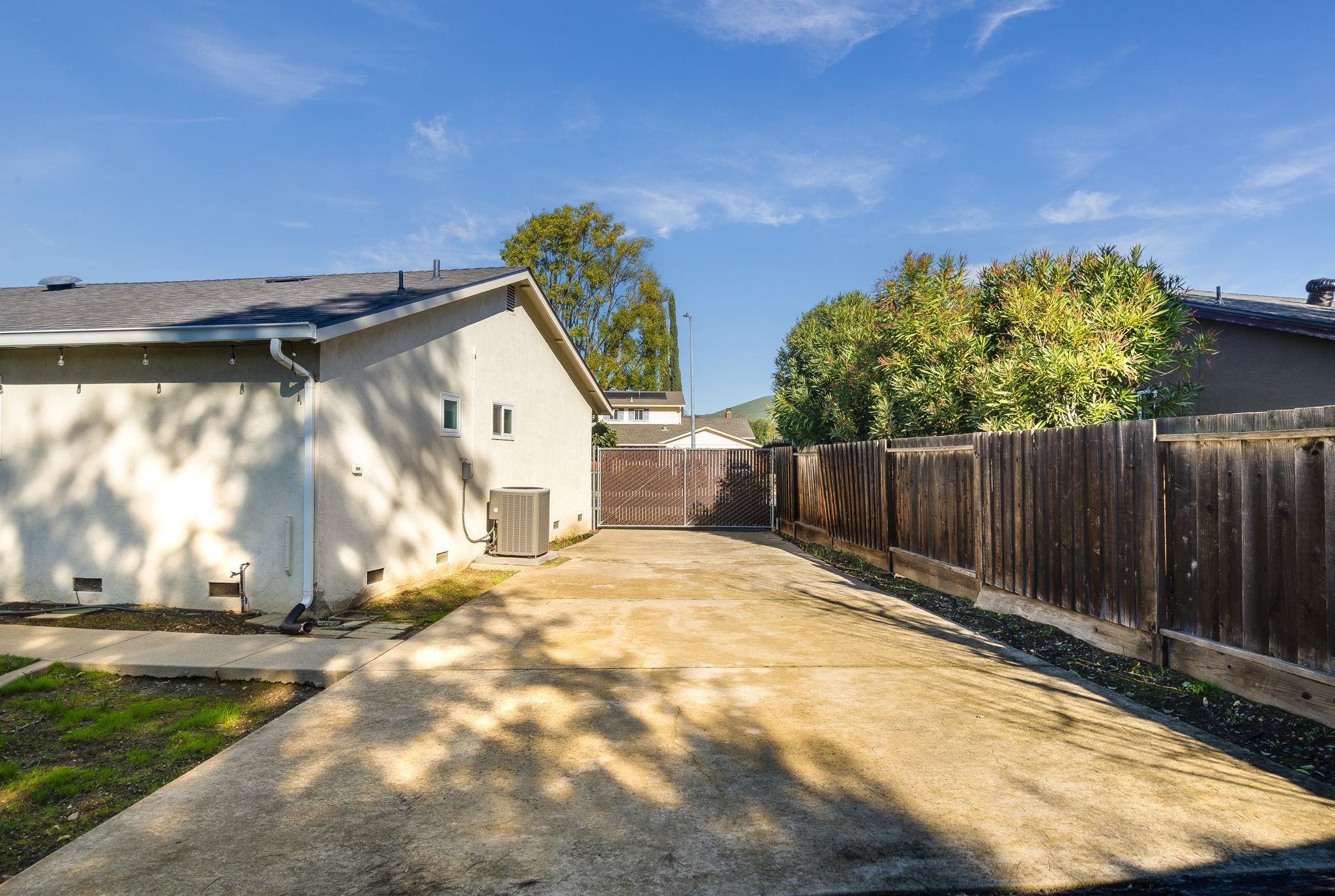 Detail Gallery Image 42 of 46 For 4770 Olive Dr, Concord,  CA 94521 - 3 Beds | 2 Baths