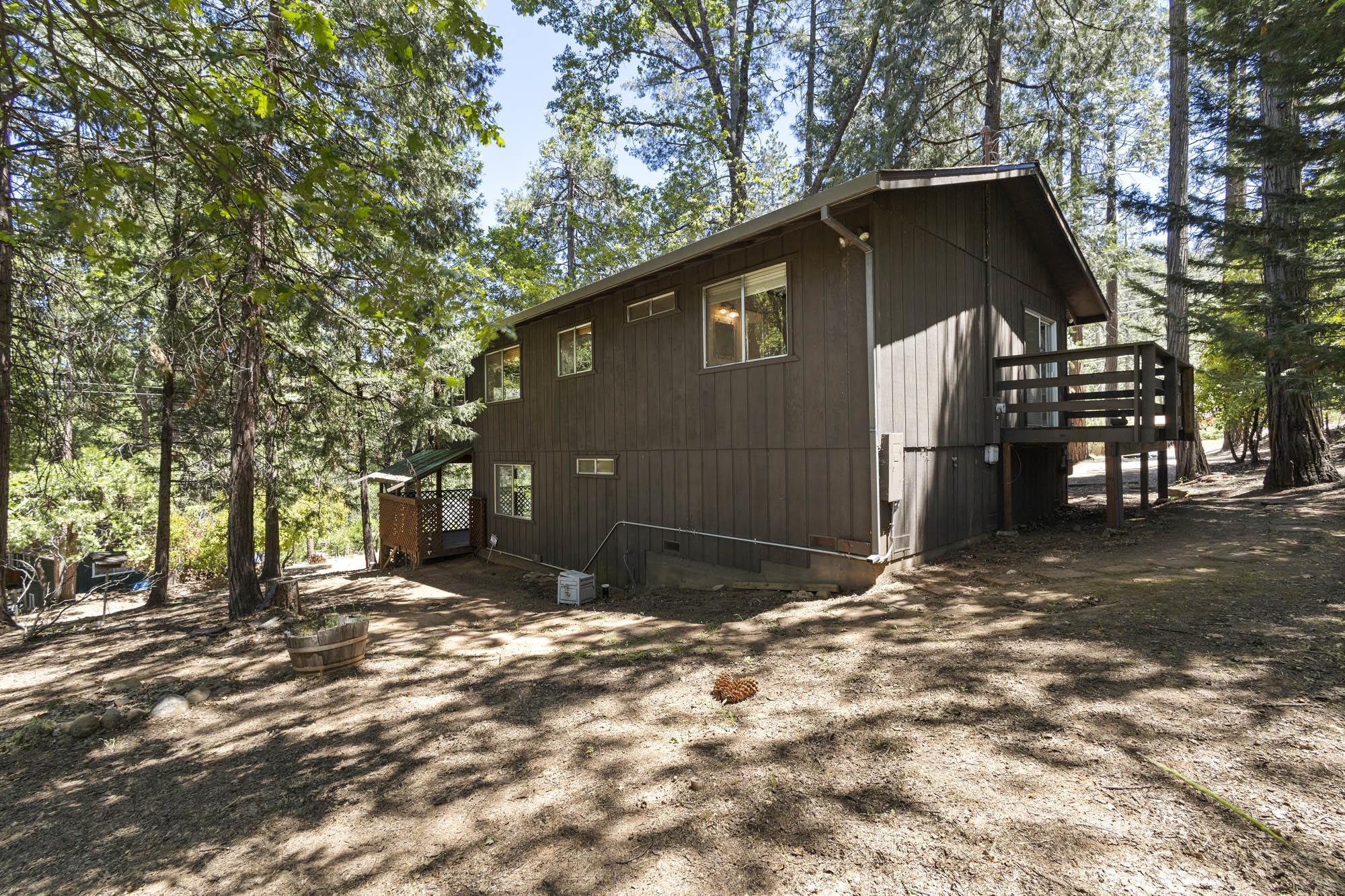 Detail Gallery Image 2 of 38 For 17787 Lucky Strike Trail, Sonora,  CA 95370 - 3 Beds | 2 Baths