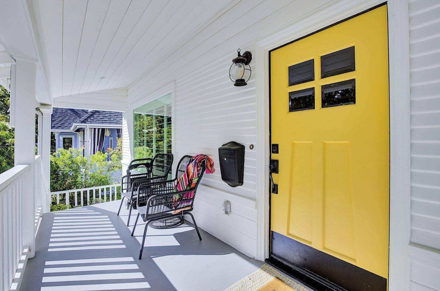 Detail Gallery Image 2 of 39 For 1215 Castro St, Martinez,  CA 94553 - 3 Beds | 2 Baths