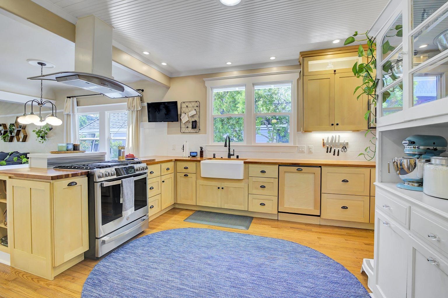 Detail Gallery Image 11 of 39 For 1215 Castro St, Martinez,  CA 94553 - 3 Beds | 2 Baths