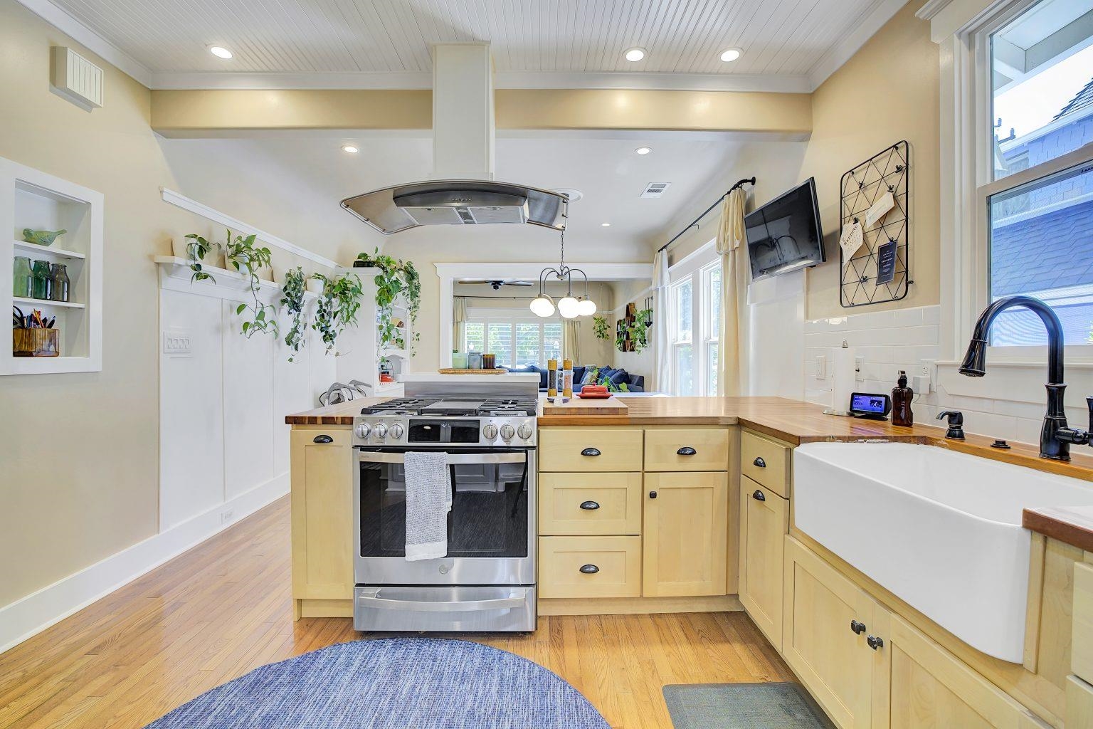 Detail Gallery Image 12 of 39 For 1215 Castro St, Martinez,  CA 94553 - 3 Beds | 2 Baths