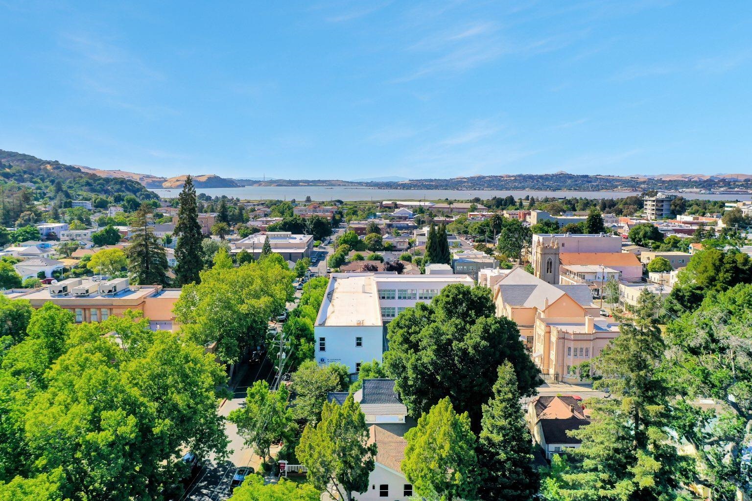 Detail Gallery Image 37 of 39 For 1215 Castro St, Martinez,  CA 94553 - 3 Beds | 2 Baths