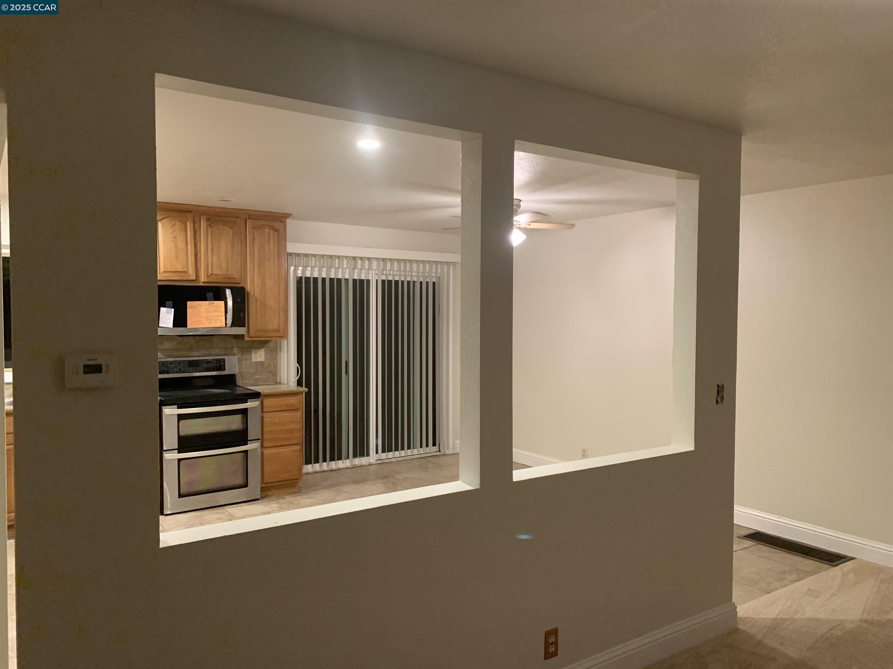 Detail Gallery Image 6 of 12 For 1015 Tenaya Ct, Manteca,  CA 95337 - 4 Beds | 3 Baths