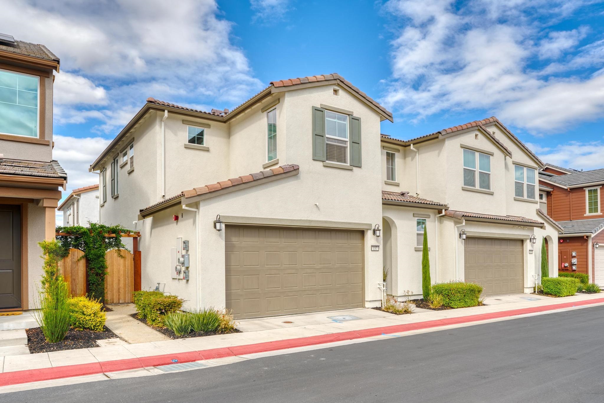 Detail Gallery Image 3 of 36 For 157 E Frost Dr, Mountain House,  CA 95391 - 3 Beds | 2/1 Baths