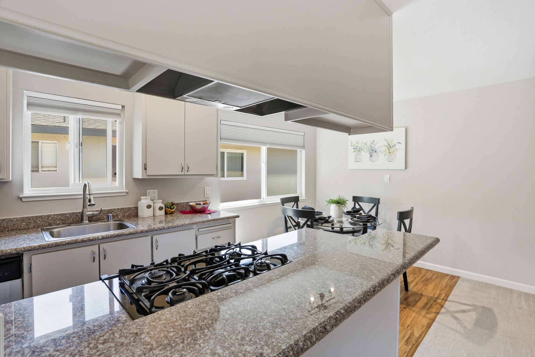 Photo #4: 41120355 Listing: Photo #4