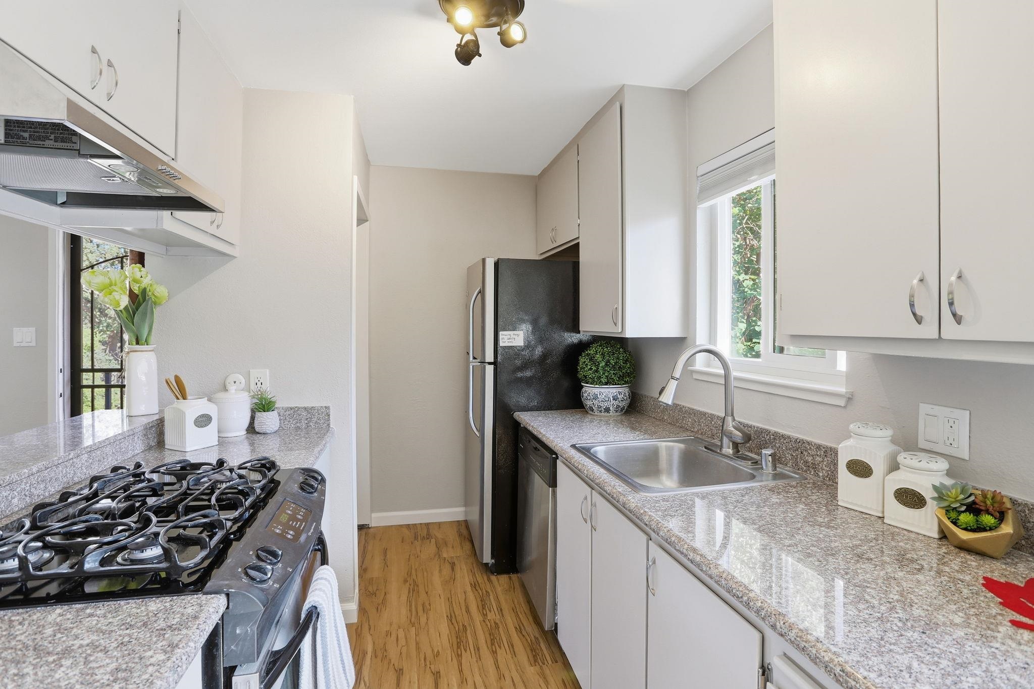 Photo #6: 41120355 Listing: Photo #6