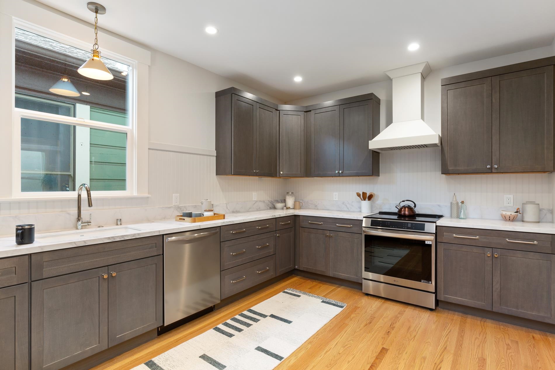 Detail Gallery Image 16 of 36 For 5914 Martin Luther King Jr Way, Oakland,  CA 94609 - 4 Beds | 3 Baths