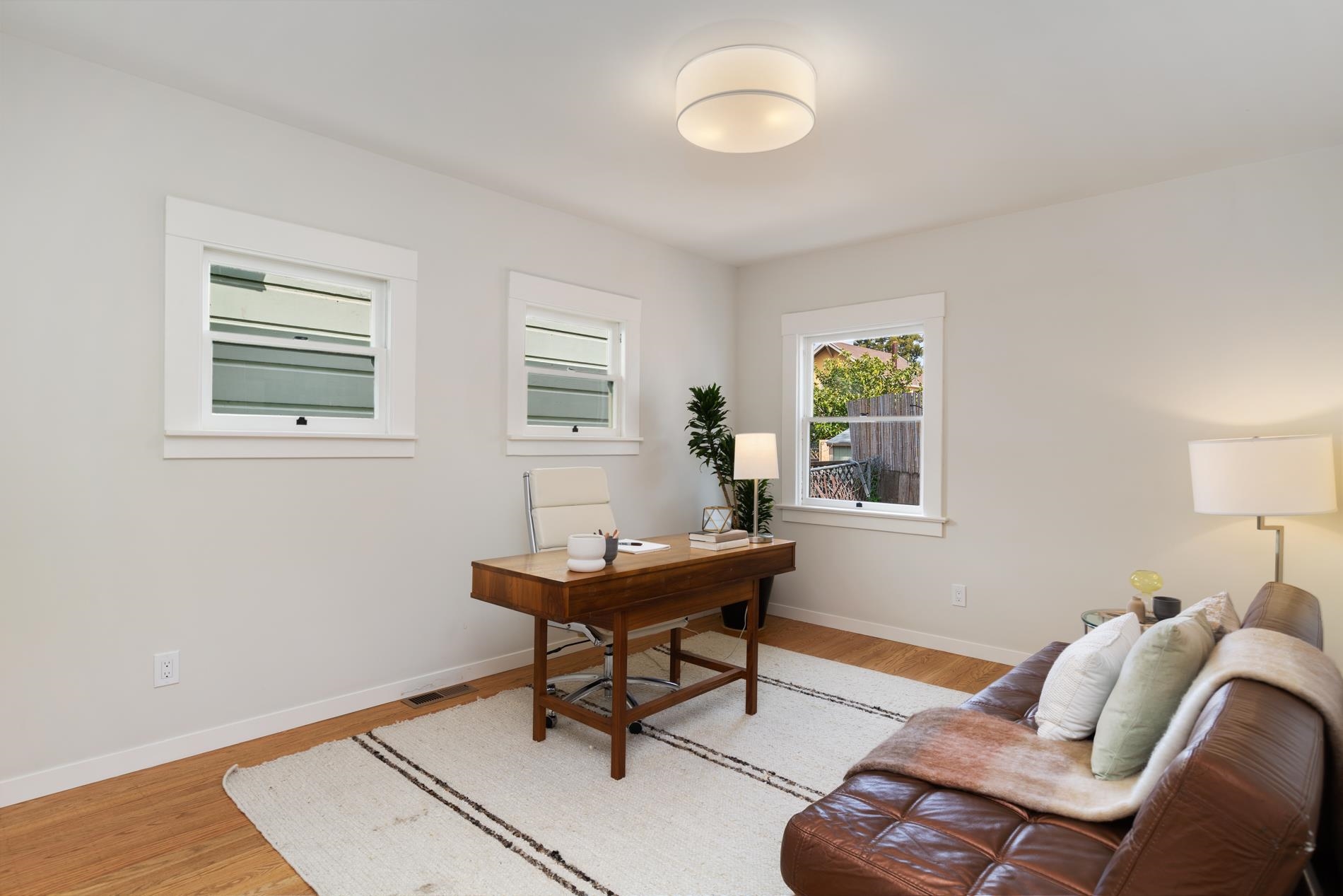 Detail Gallery Image 19 of 36 For 5914 Martin Luther King Jr Way, Oakland,  CA 94609 - 4 Beds | 3 Baths