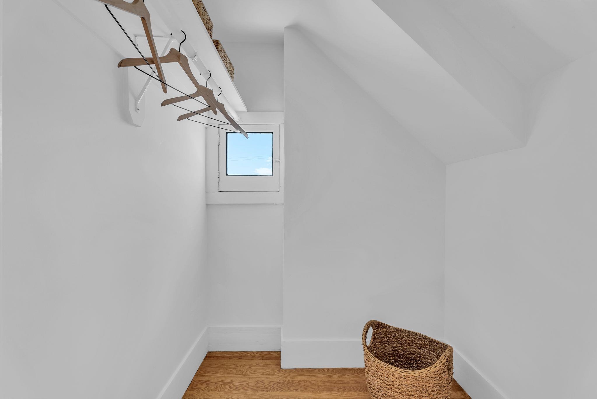 Detail Gallery Image 28 of 36 For 5914 Martin Luther King Jr Way, Oakland,  CA 94609 - 4 Beds | 3 Baths