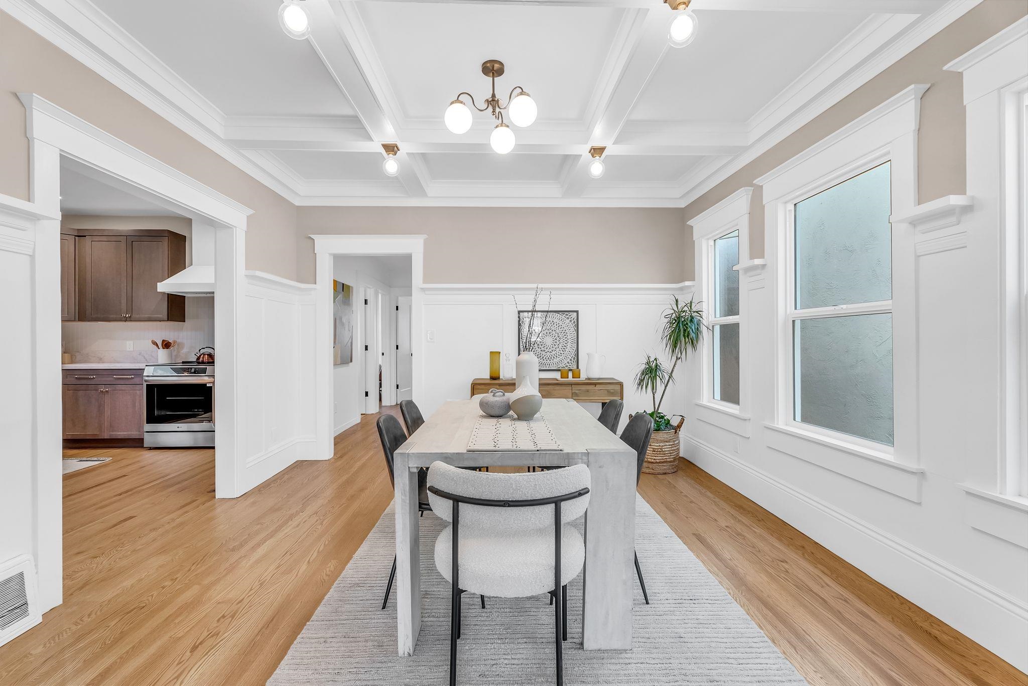 Detail Gallery Image 8 of 36 For 5914 Martin Luther King Jr Way, Oakland,  CA 94609 - 4 Beds | 3 Baths