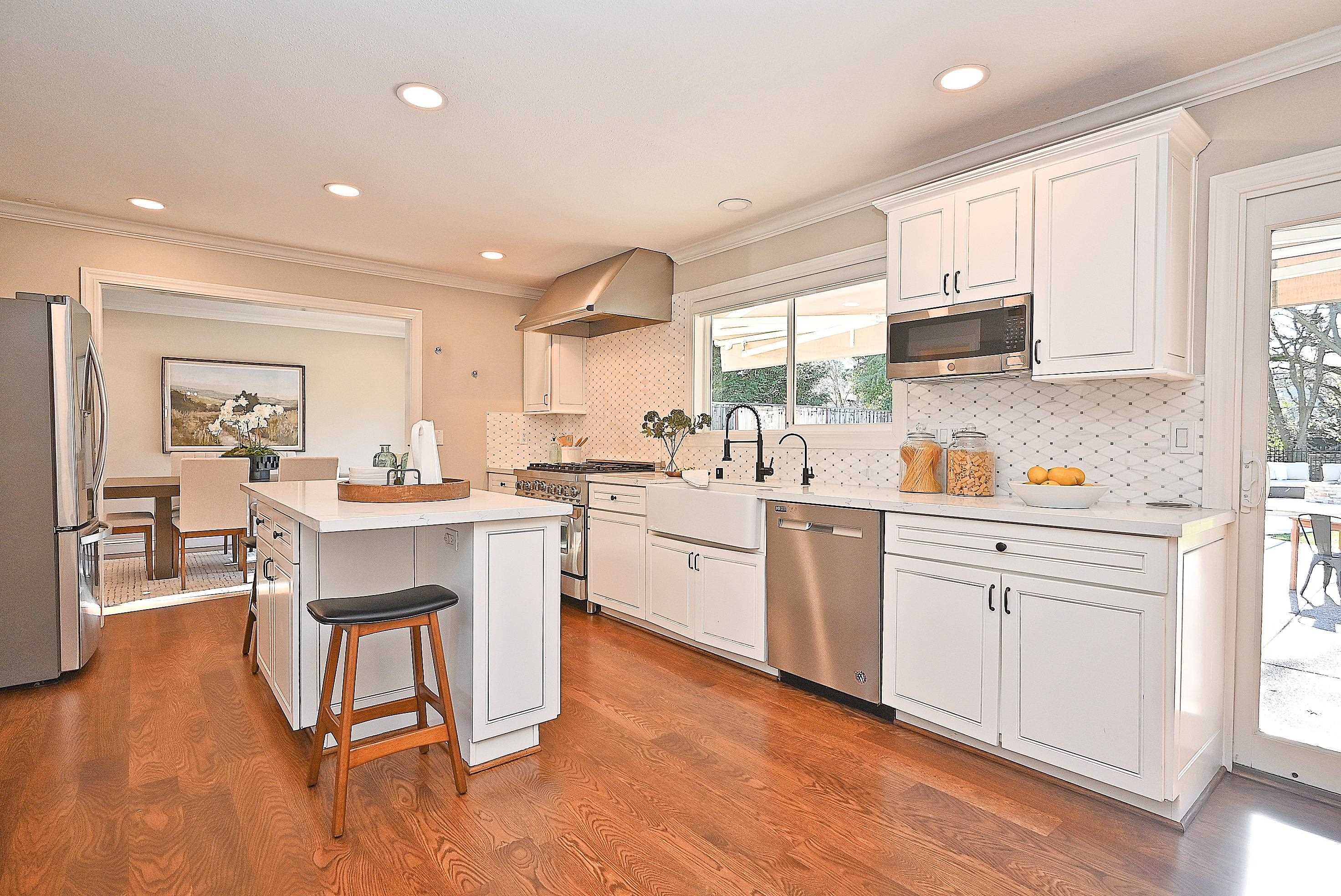 Detail Gallery Image 12 of 46 For 1212 Vintner Way, Pleasanton,  CA 94566 - 4 Beds | 3 Baths