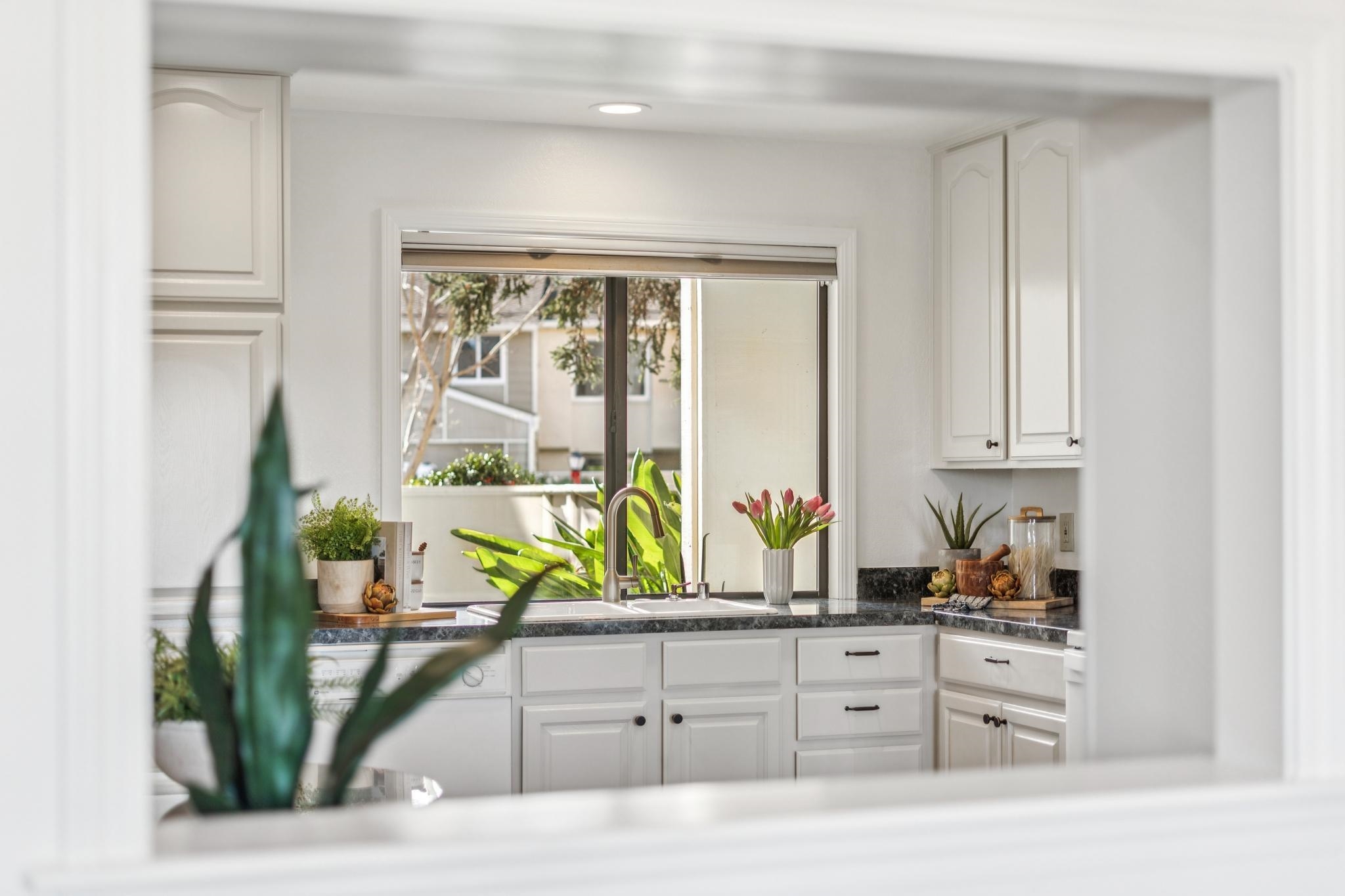 Detail Gallery Image 15 of 53 For 1500 Siskiyou Dr, Walnut Creek,  CA 94598 - 3 Beds | 2/1 Baths