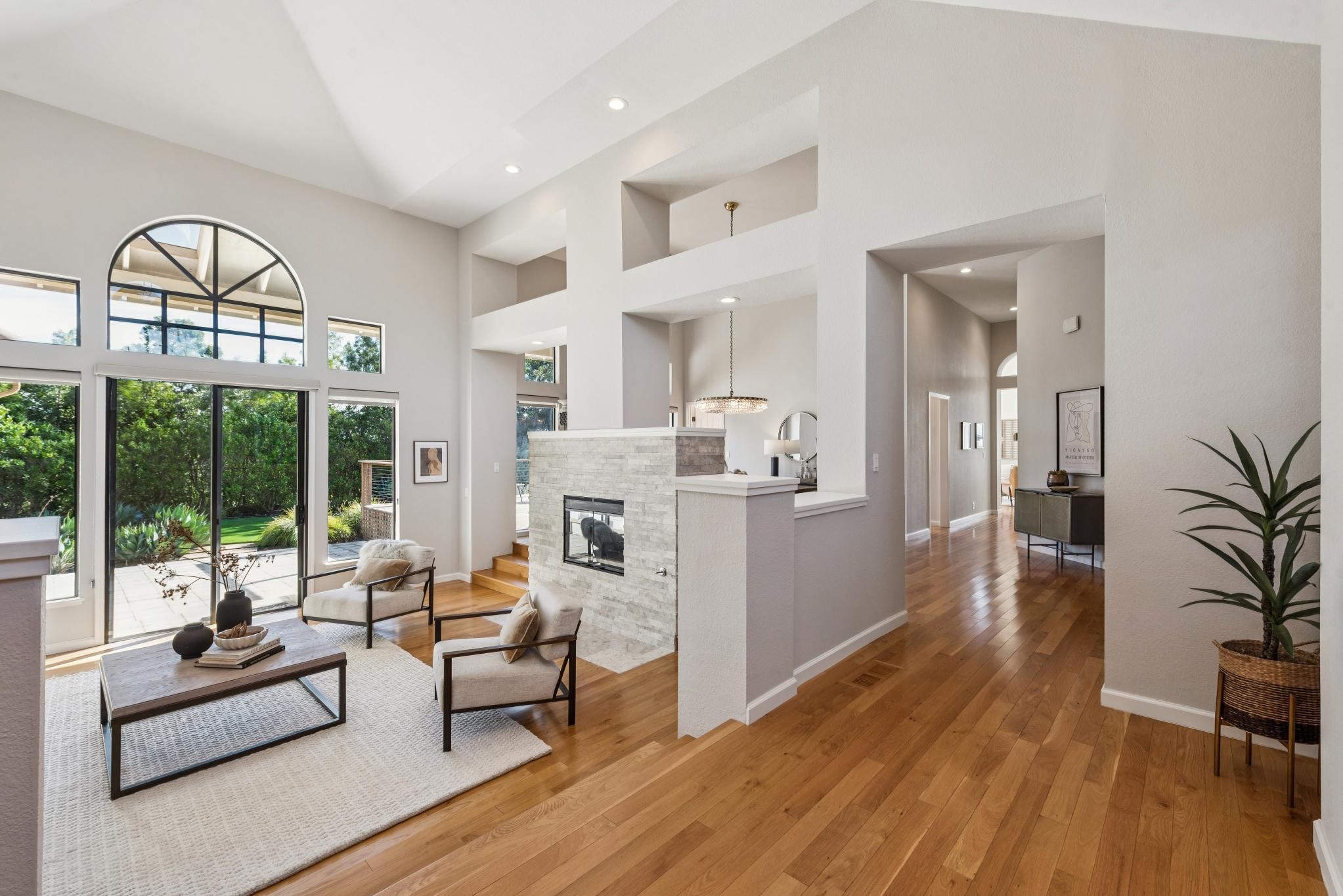 Detail Gallery Image 2 of 60 For 5121 Pinecrest Dr, Oakland,  CA 94605 - 4 Beds | 3 Baths