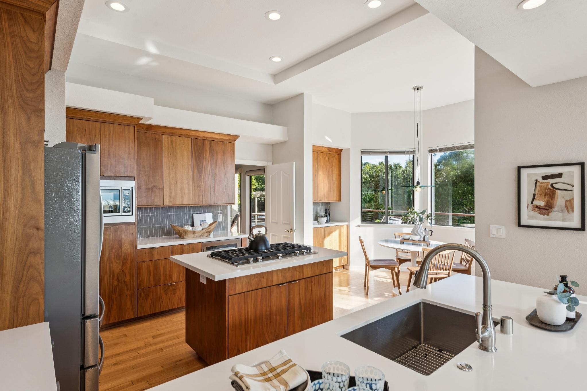 Detail Gallery Image 19 of 60 For 5121 Pinecrest Dr, Oakland,  CA 94605 - 4 Beds | 3 Baths