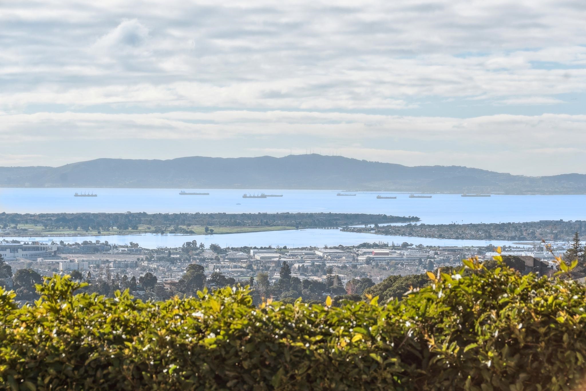 Detail Gallery Image 30 of 60 For 5121 Pinecrest Dr, Oakland,  CA 94605 - 4 Beds | 3 Baths