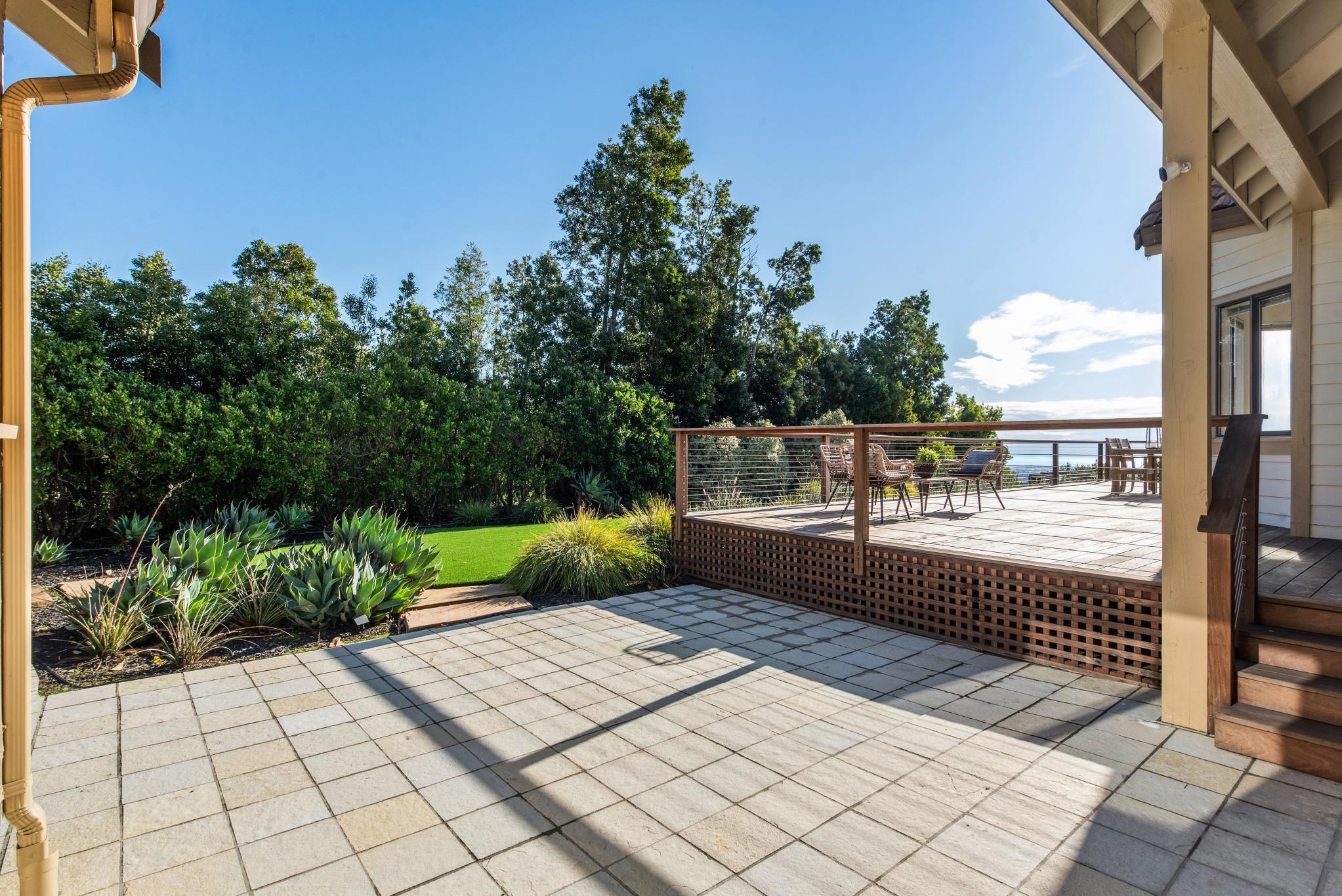 Detail Gallery Image 4 of 60 For 5121 Pinecrest Dr, Oakland,  CA 94605 - 4 Beds | 3 Baths