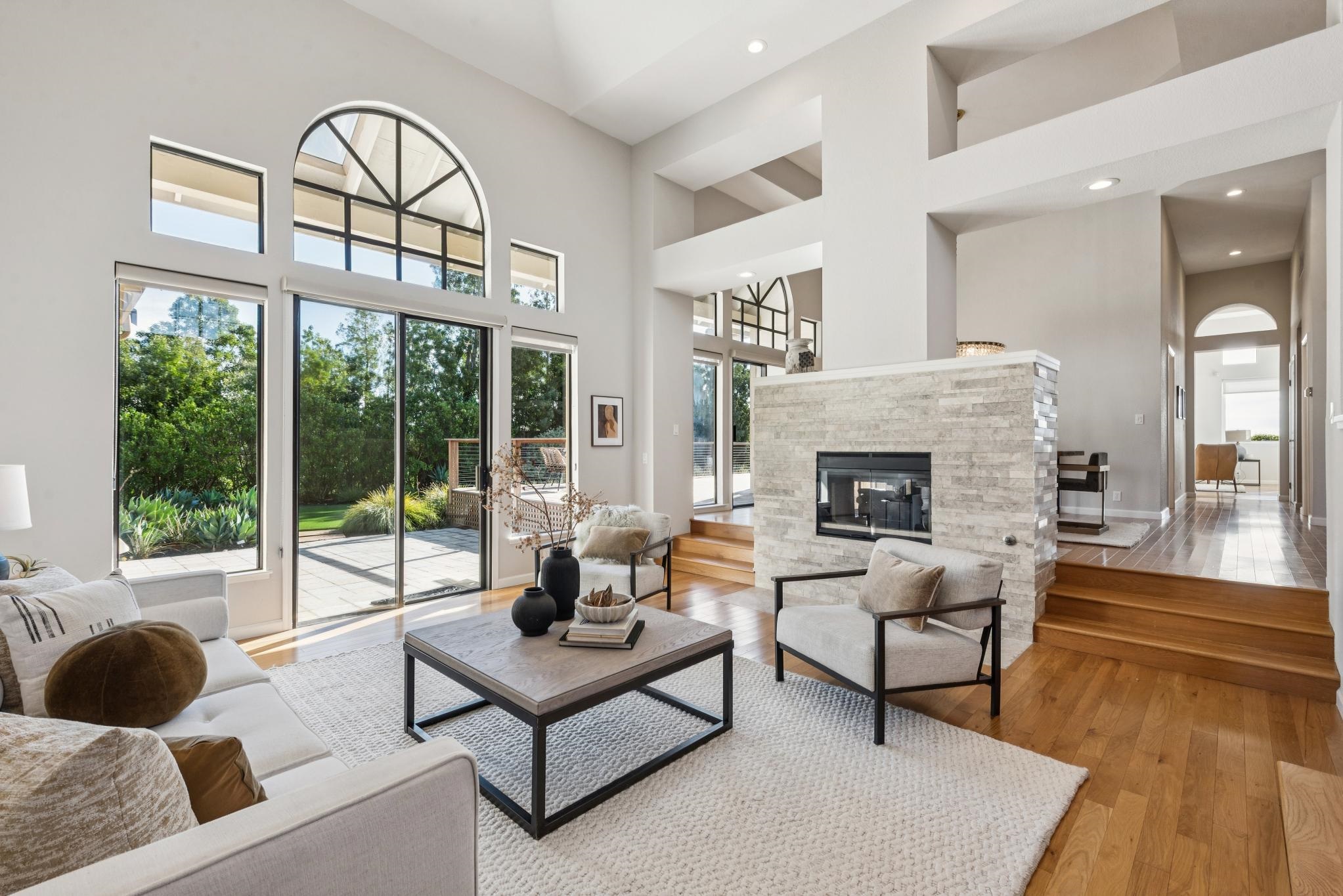 Detail Gallery Image 8 of 60 For 5121 Pinecrest Dr, Oakland,  CA 94605 - 4 Beds | 3 Baths