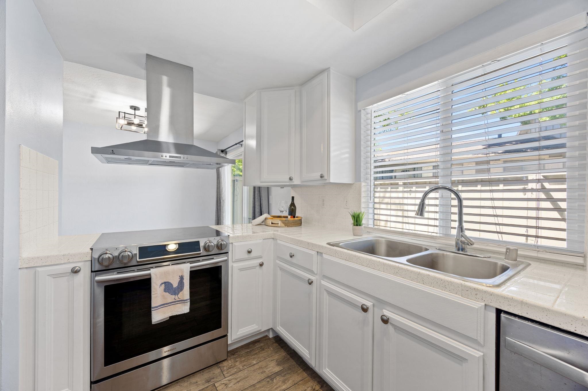 Detail Gallery Image 5 of 30 For 2749 Fountainhead Dr, San Ramon,  CA 94583 - 2 Beds | 1/1 Baths