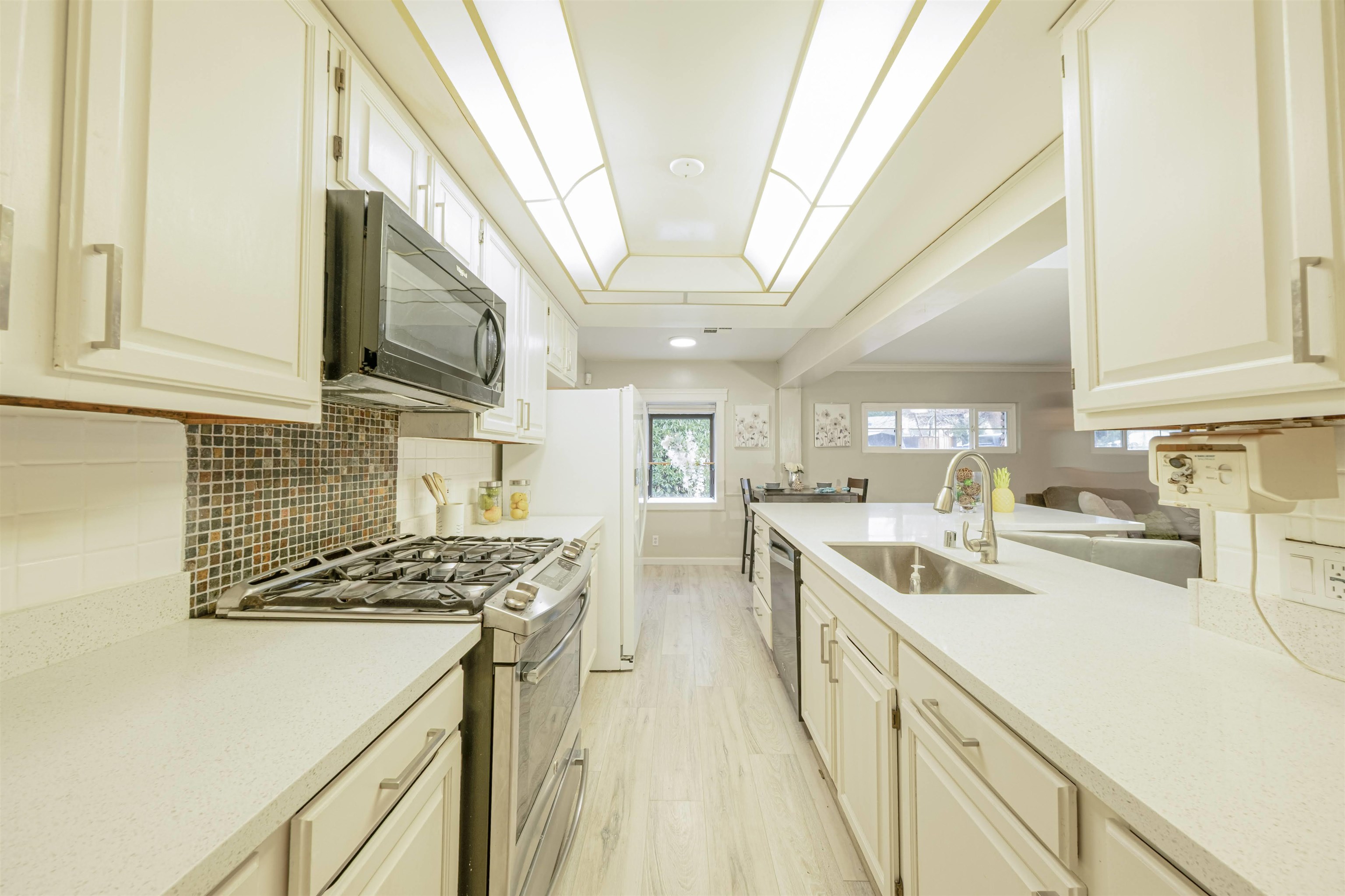 Detail Gallery Image 8 of 35 For 4252 El Cerrito Rd, Concord,  CA 94518 - 4 Beds | 3 Baths