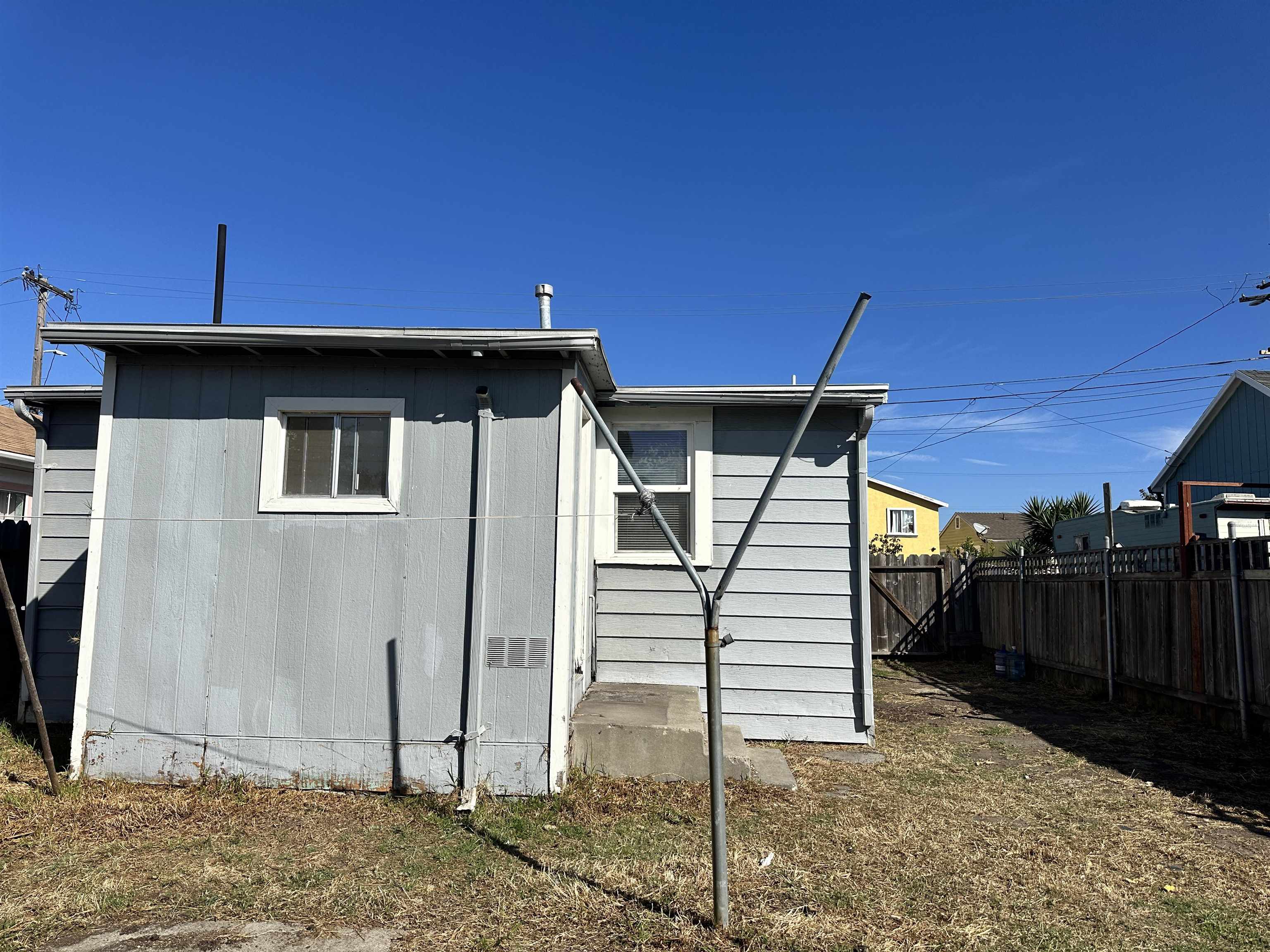 Detail Gallery Image 15 of 17 For 1800 Post Ave, San Pablo,  CA 94806 - 2 Beds | 1 Baths