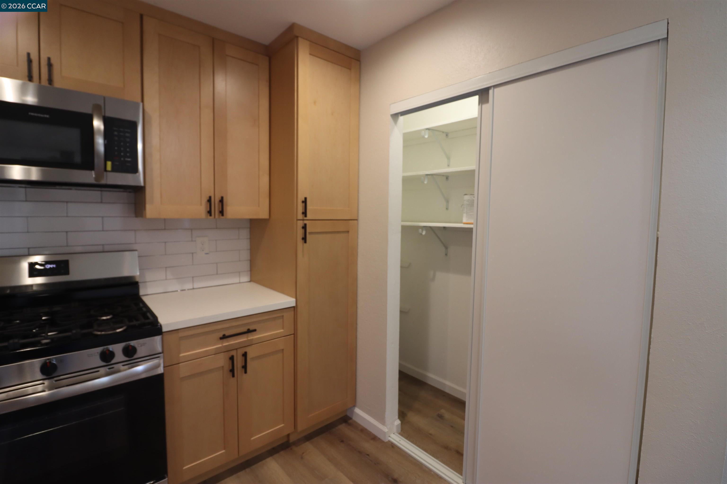 Photo #6: 41120373 Listing: Photo #6